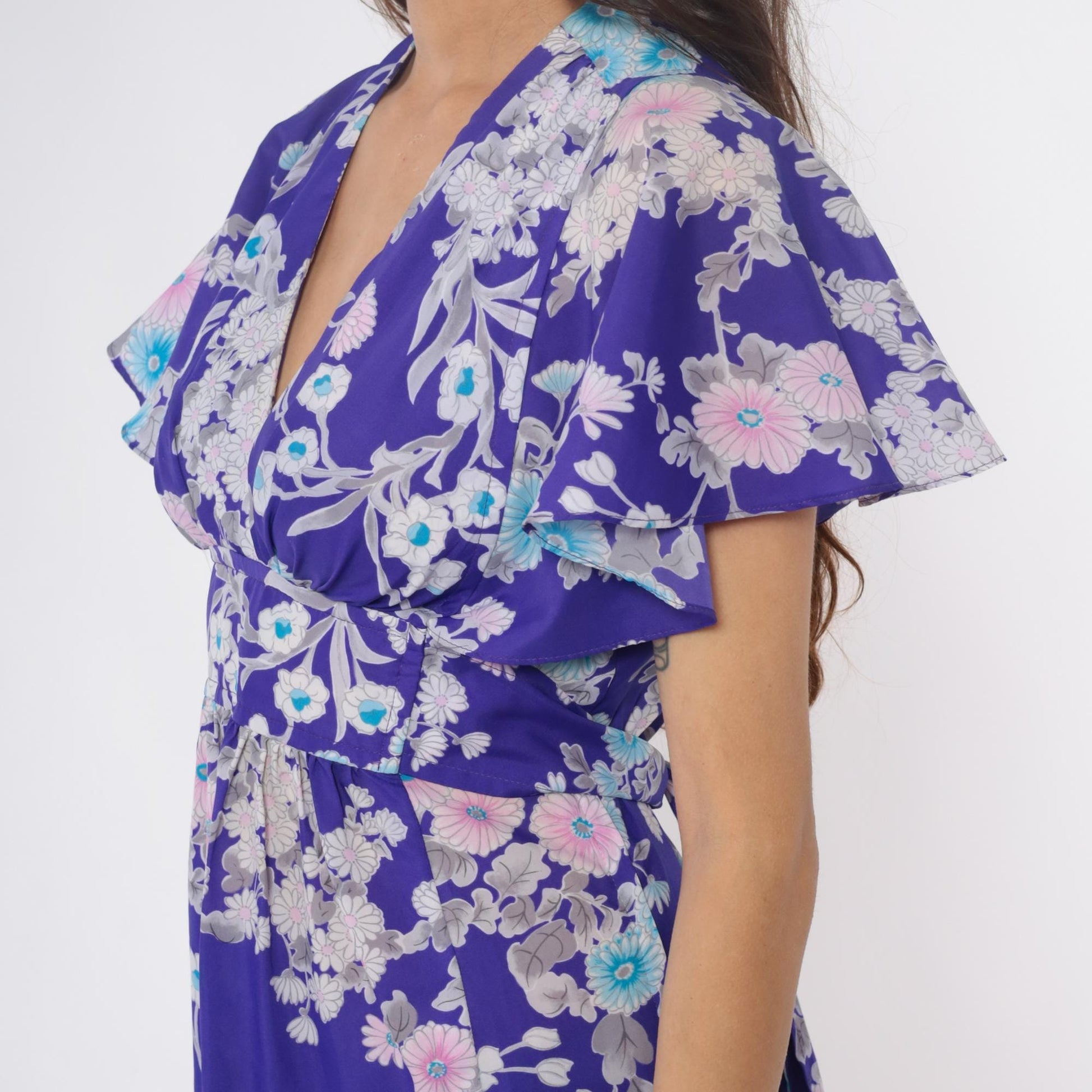 70s Purple Floral Wrap Dress Flutter Sleeve V-Neck Knee Length Small