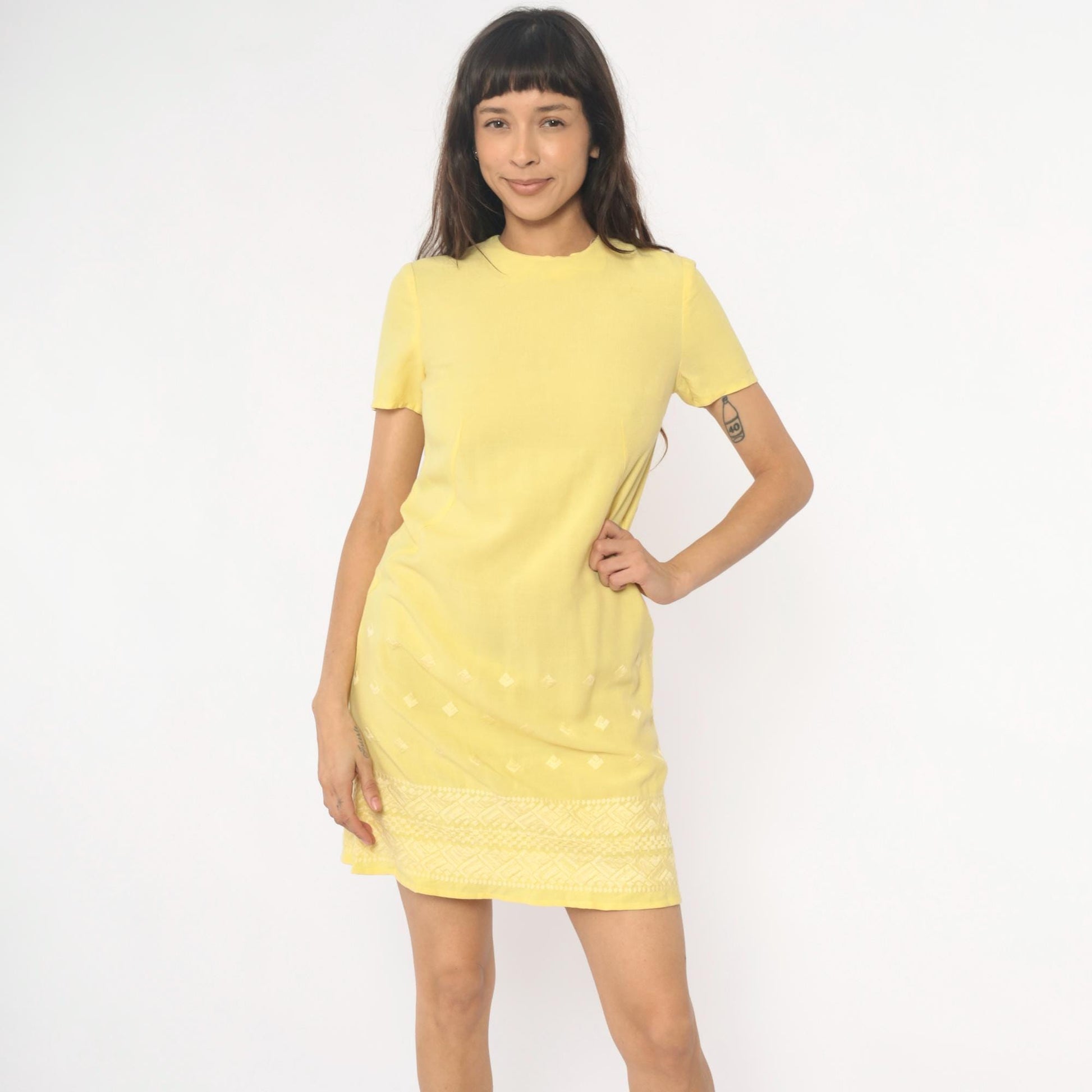 60s Yellow Mini Shift Dress Embroidered Geometric Border Short Sleeve Extra Small XS