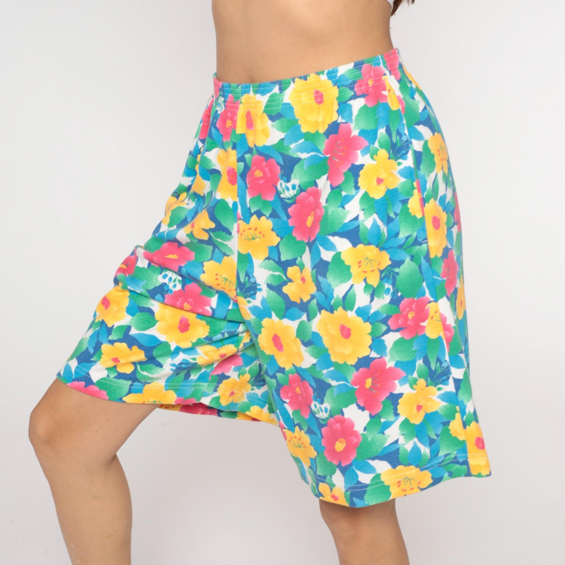 90s Napa Valley Floral Shorts High Rise Elastic Waist Yellow Pink Blue Medium