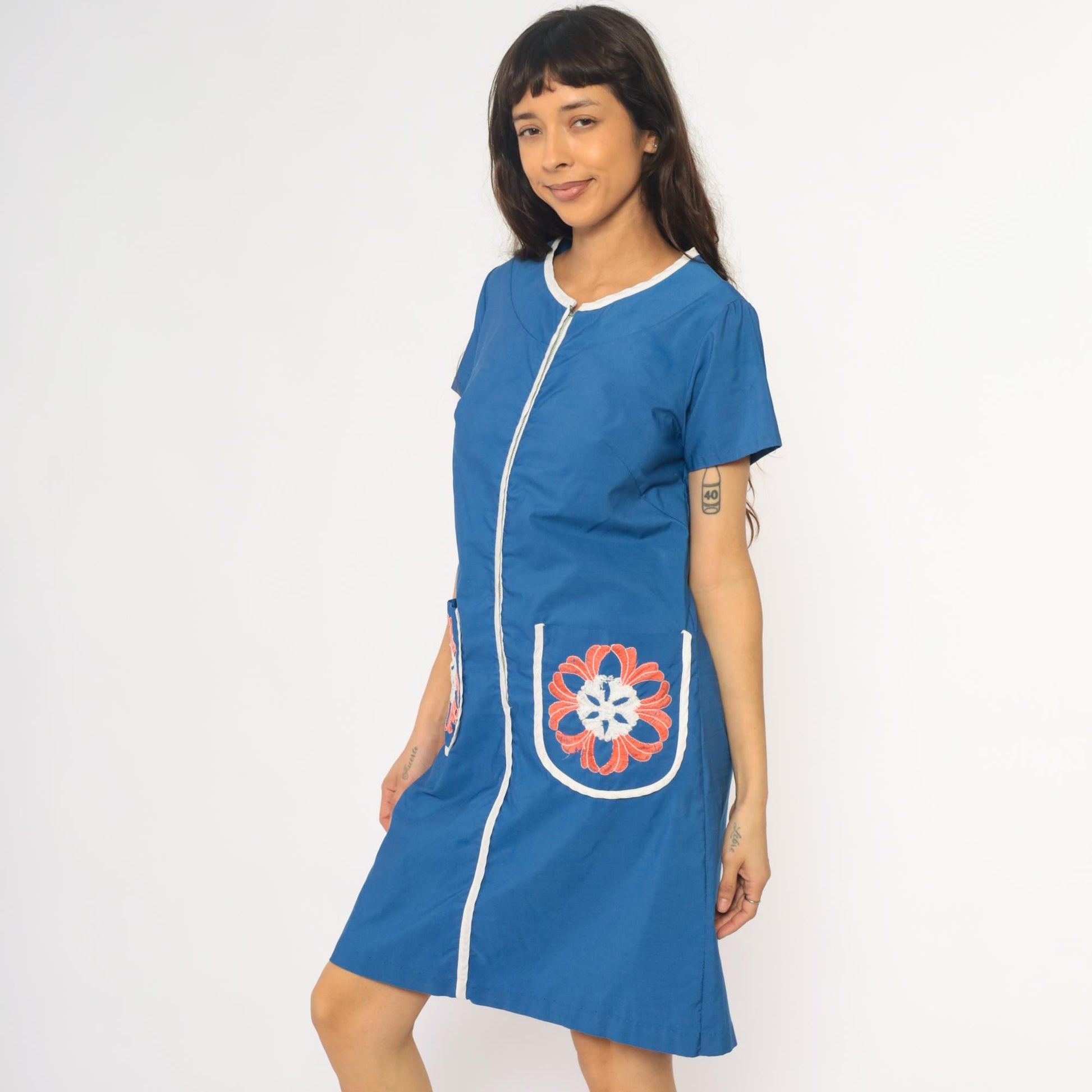 70s Blue Floral Embroidered House Dress White Trim Knee Length Medium