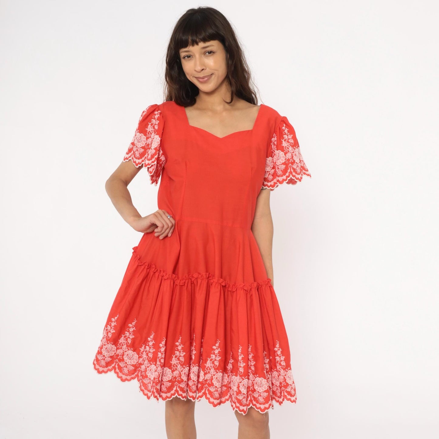 70s Coral Red Prairie Dress White Lace Sweetheart Neckline Tiered Skirt Medium M