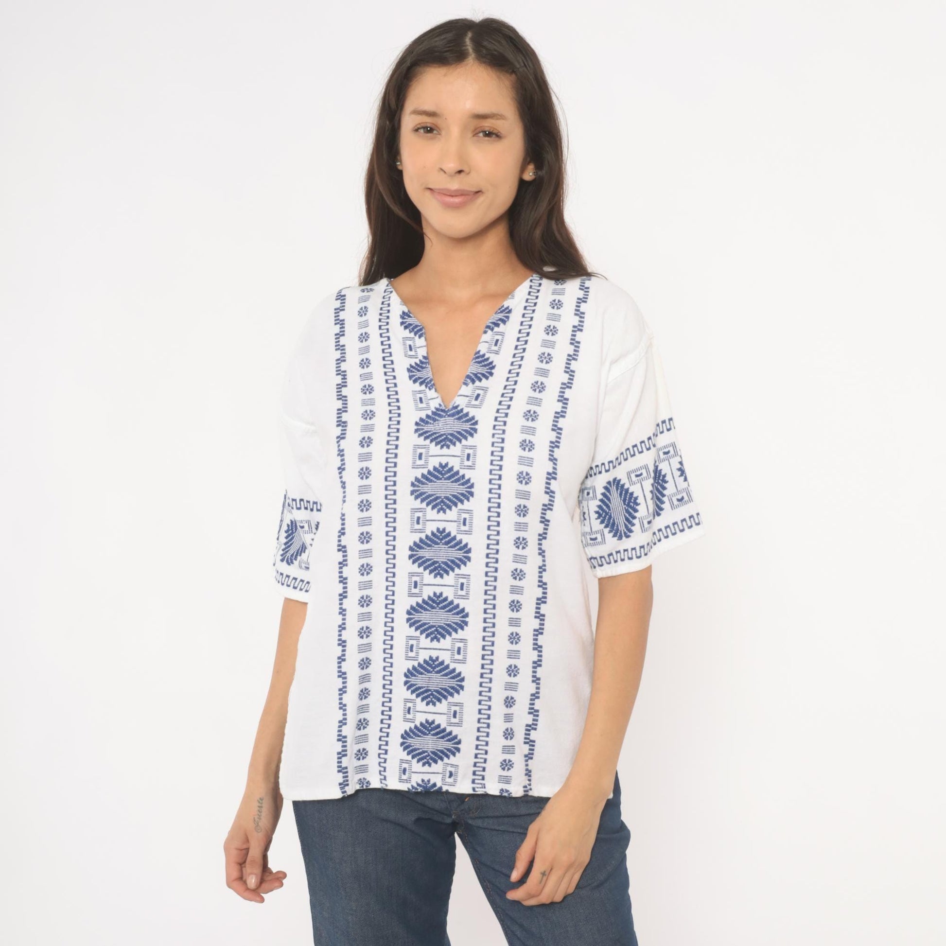 90s White Cotton Embroidered Mexican Blouse Navy Geometric V-Neck Large L