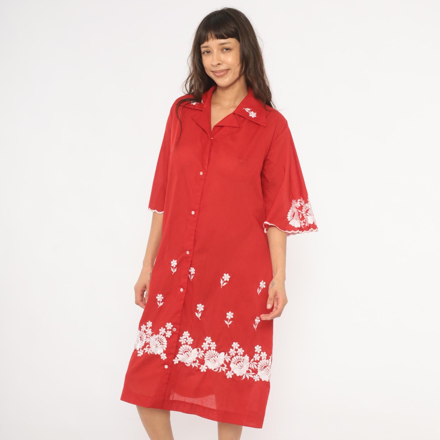 70s Red Floral Embroidered Shirt Dress White Cotton Button Front Knee Length Large L