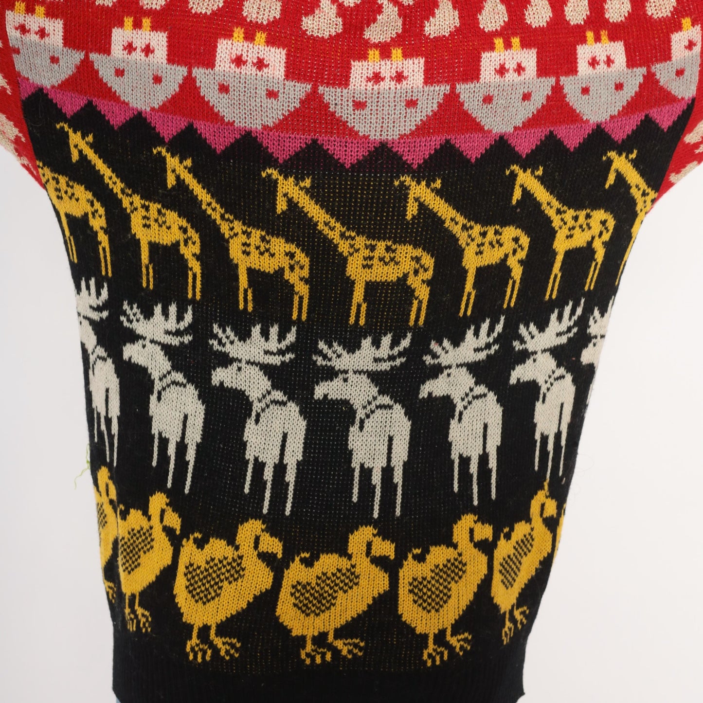 90s Animal Intarsia Knit Sweater Red Black Giraffe Moose Duck Collared Henley Medium M