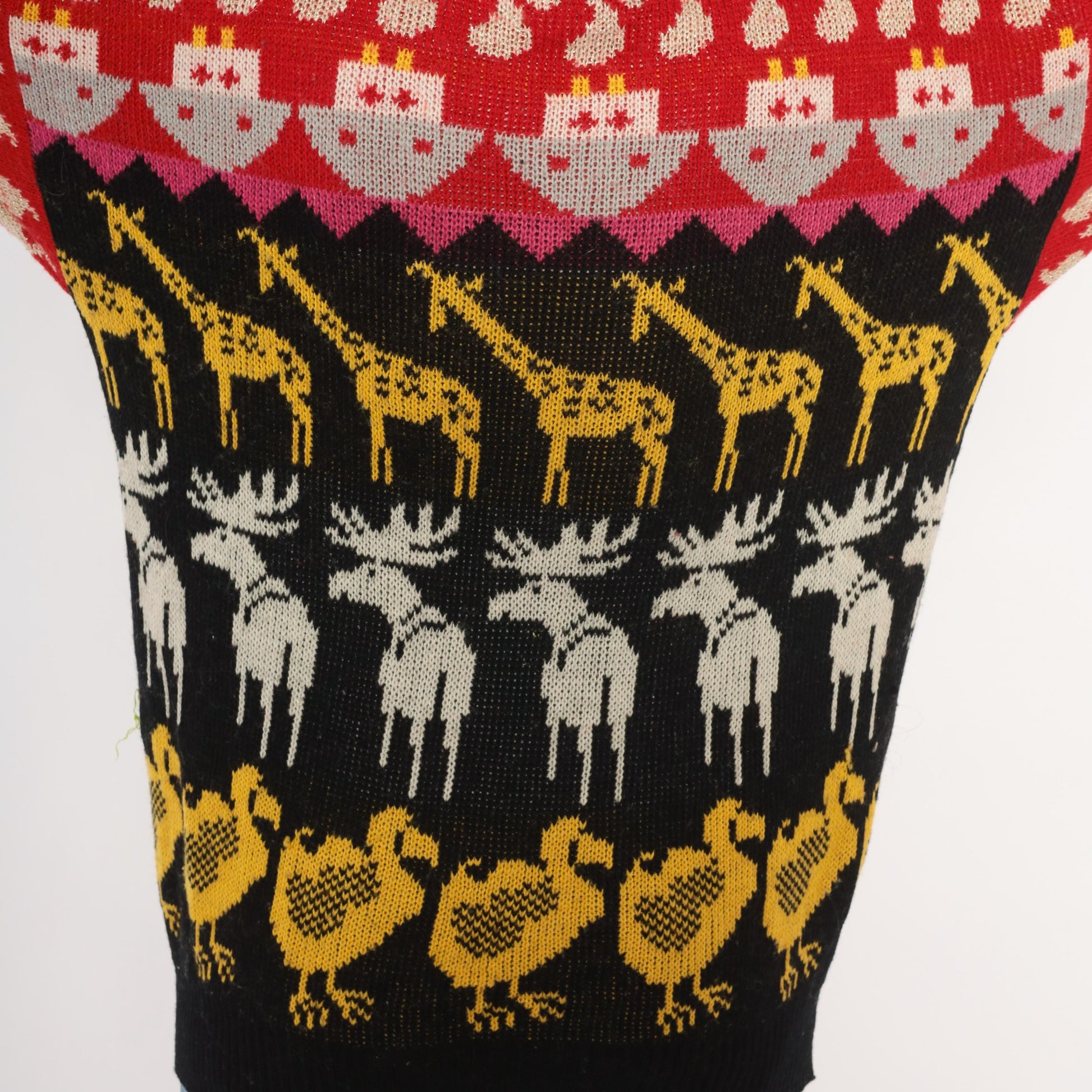 90s Animal Intarsia Knit Sweater Red Black Giraffe Moose Duck Collared Henley Medium M