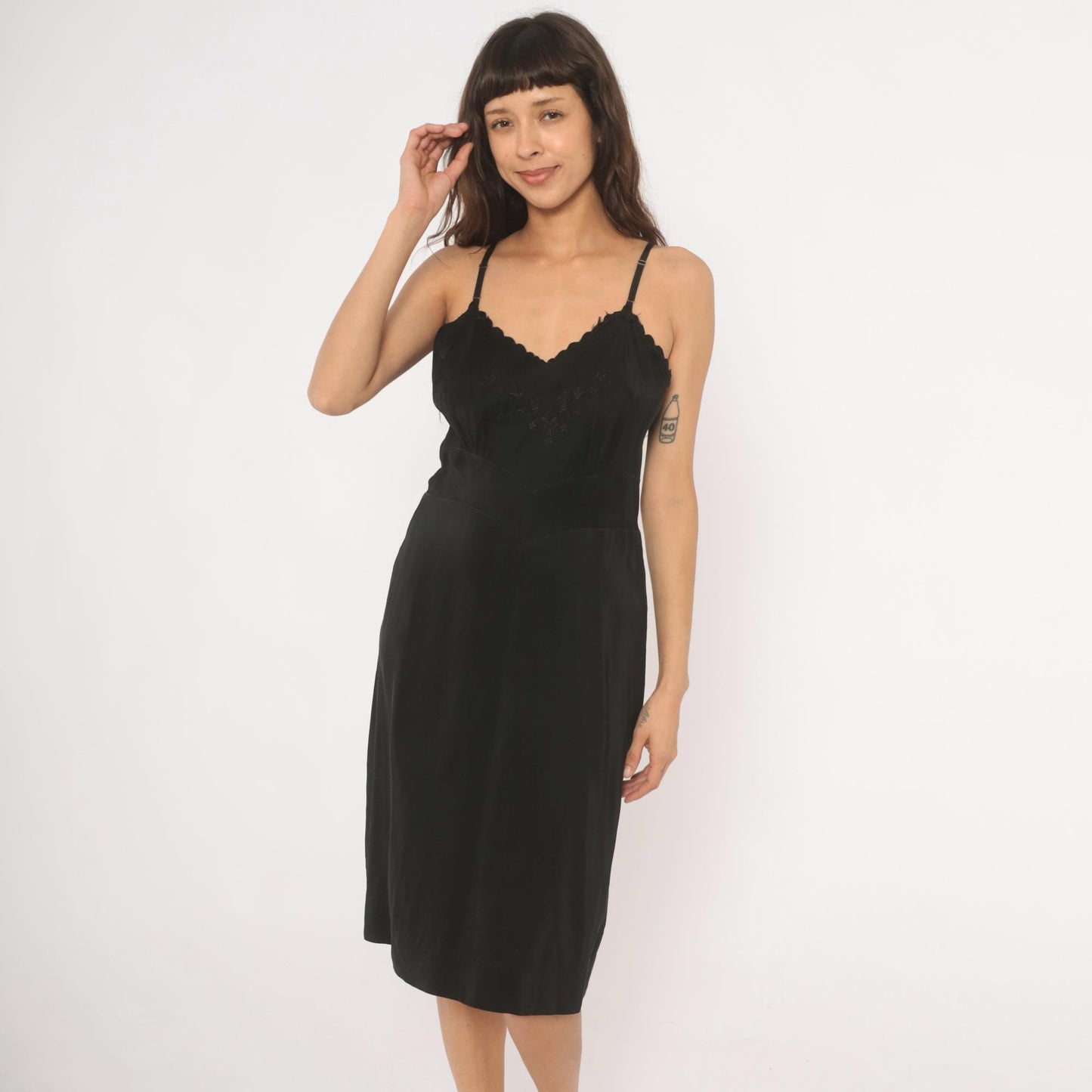1950s Black Slip Dress Scalloped Lace Trim Embroidered Floral Bodice Medium M