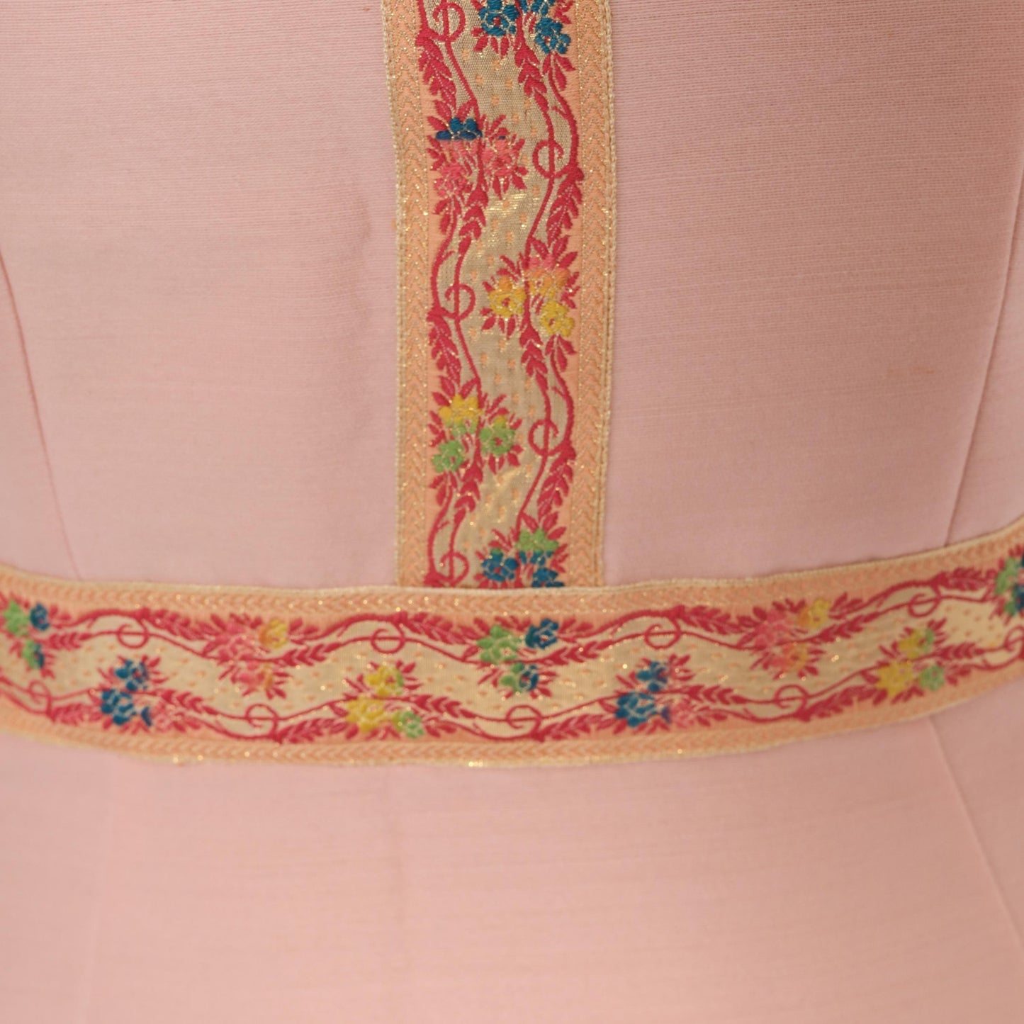 1960s Wool Silk Mandarin Collar Dress Pink Floral Embroidered Trim Knee-Length Small