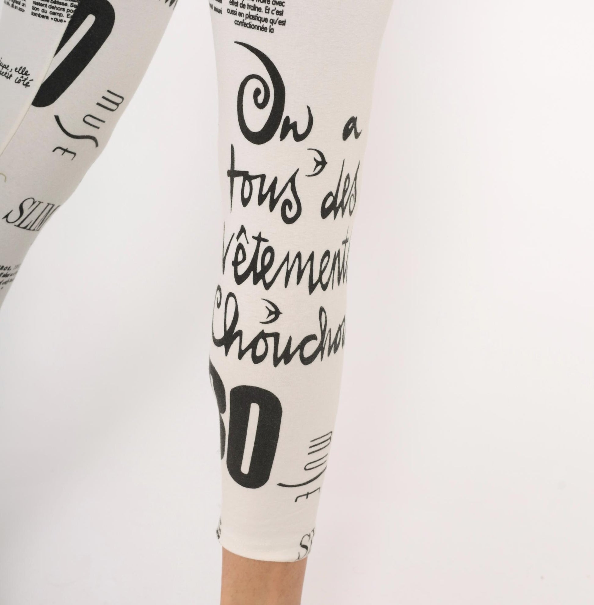 90s The Limited Newspaper Print Leggings Black White French Text XS