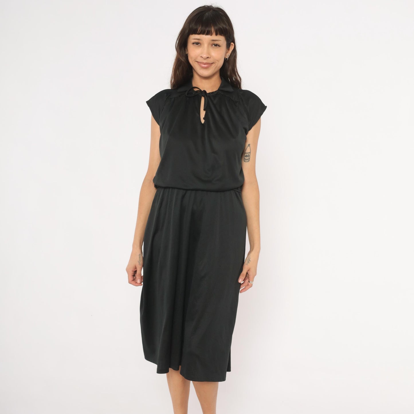 1970s Black Tie Neck Dress Cap Sleeve Keyhole Neckline Gathered Waist Large L