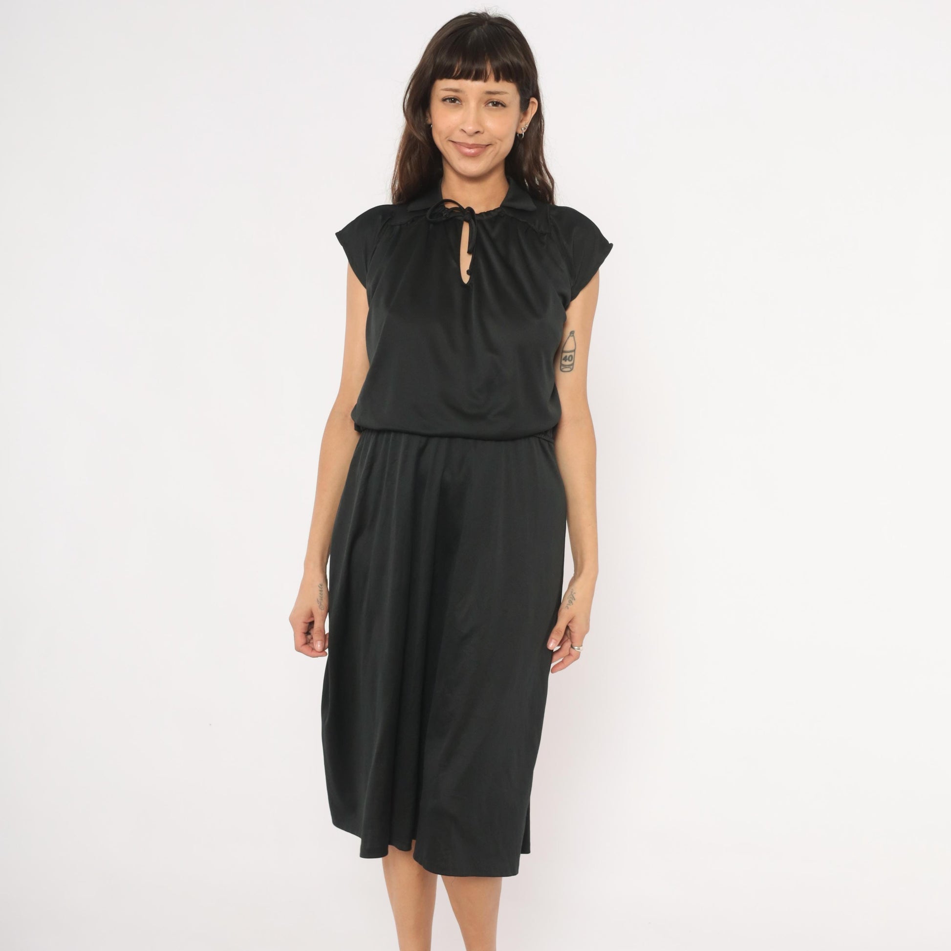 1970s Black Tie Neck Dress Cap Sleeve Keyhole Neckline Gathered Waist Large L
