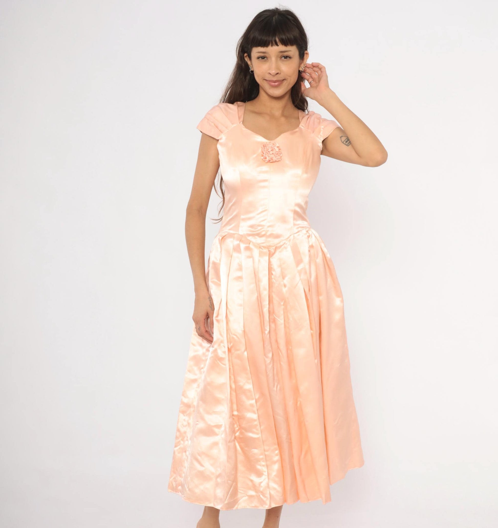 60s Peach Satin Gown Sweetheart Neckline Cap Sleeve Rosette Bow Tea Length Medium M