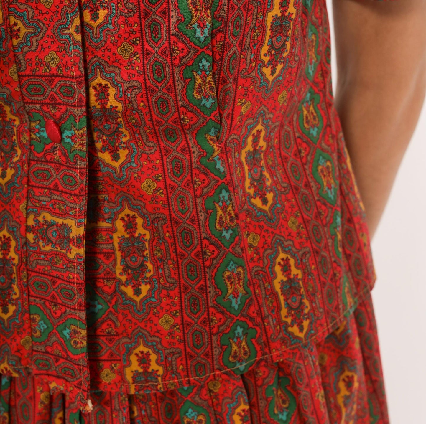 60s Medallion Print Two Piece Set Red Green Cotton Blouse Pleated Skirt Small
