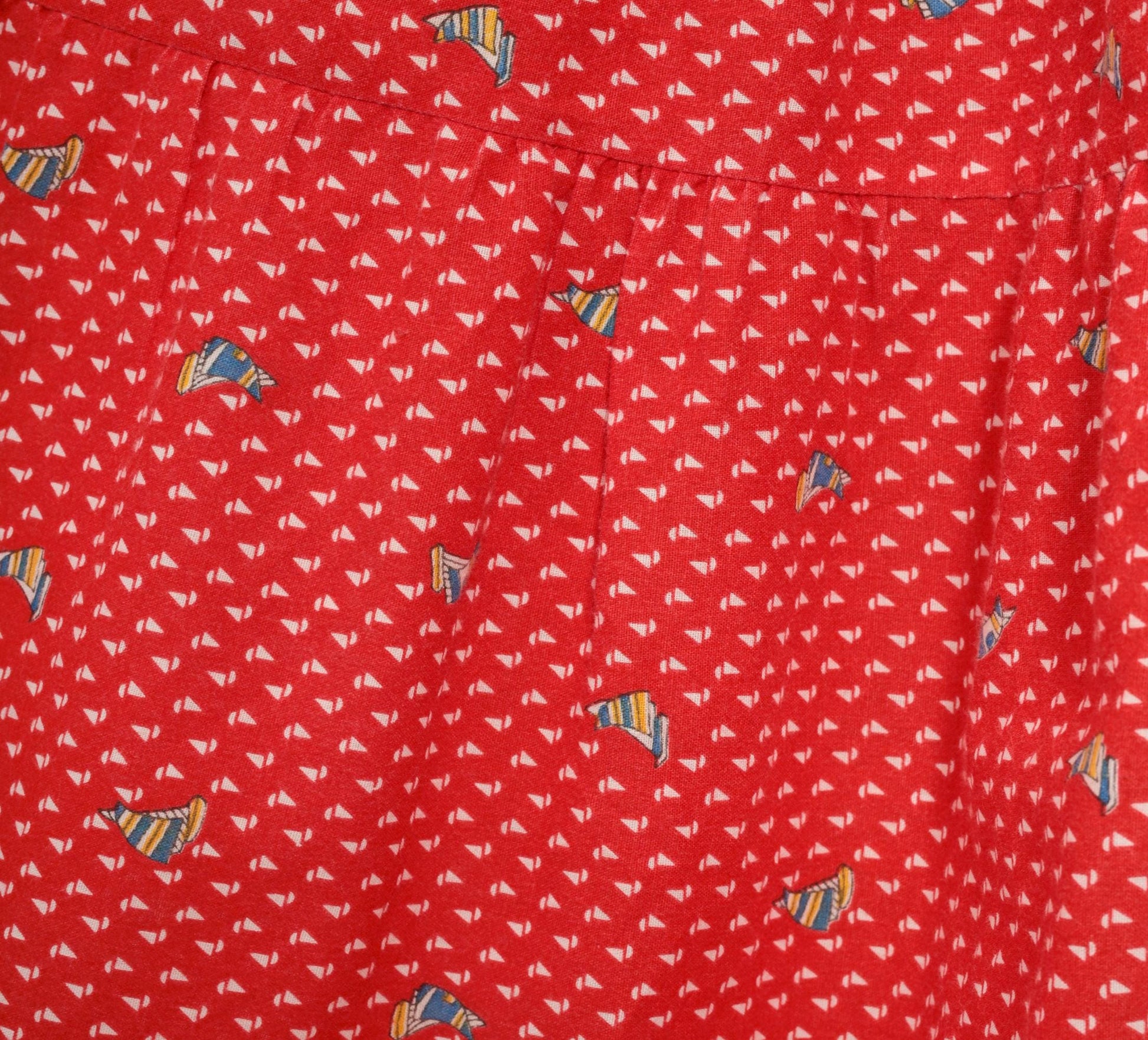 70s Red Sailboat Print Sundress Smocked Bodice Cotton Knee Length Medium M