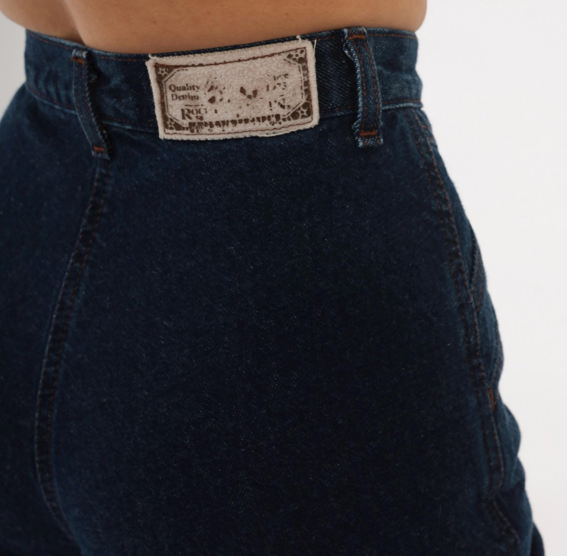 90s Rockies High Waisted Dark Wash Denim Mom Jeans Navy Tapered Leg Extra Small XS
