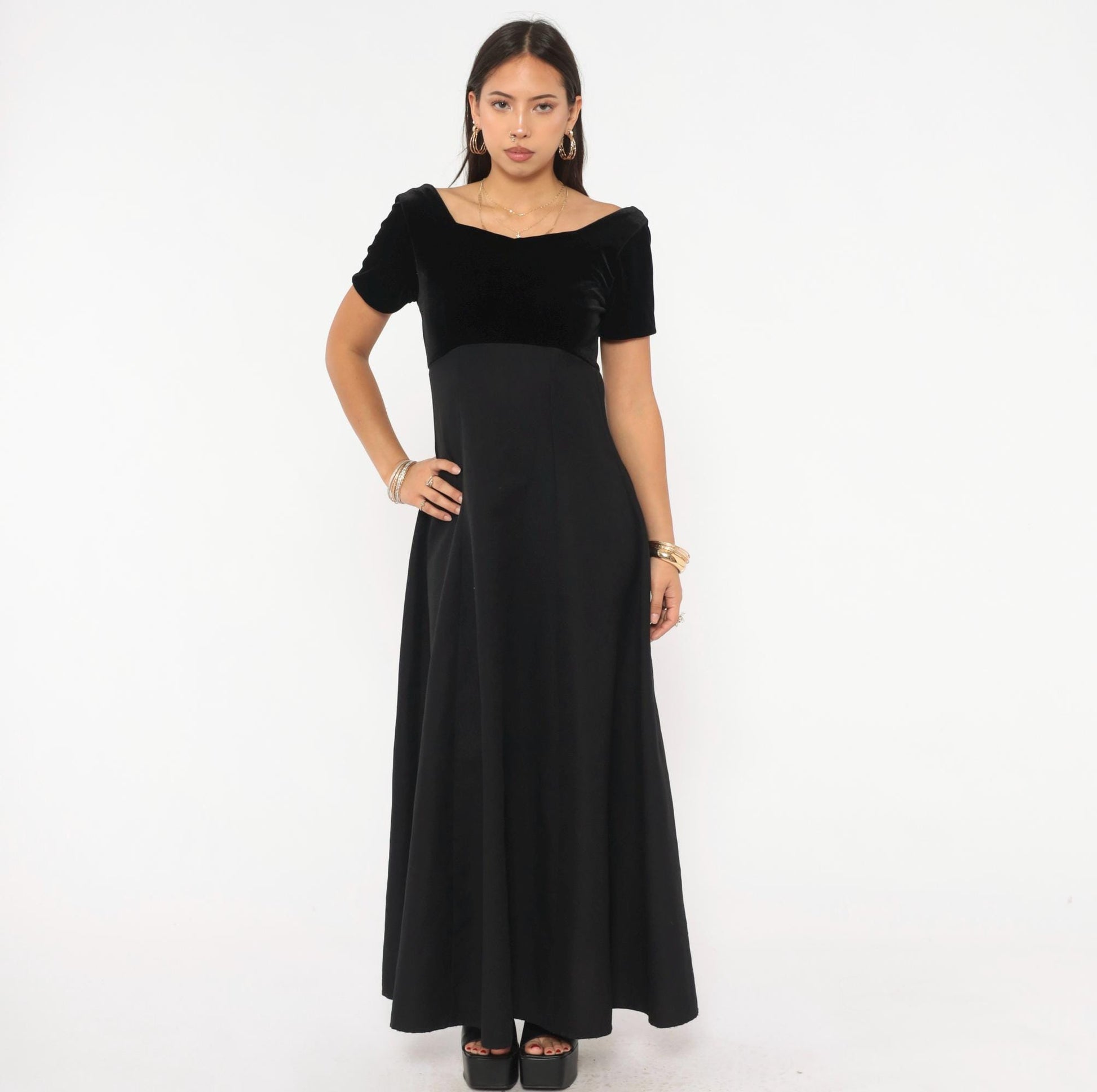 90s Simco Black Velvet Maxi Gown Sweetheart Neckline Empire Waist XXS