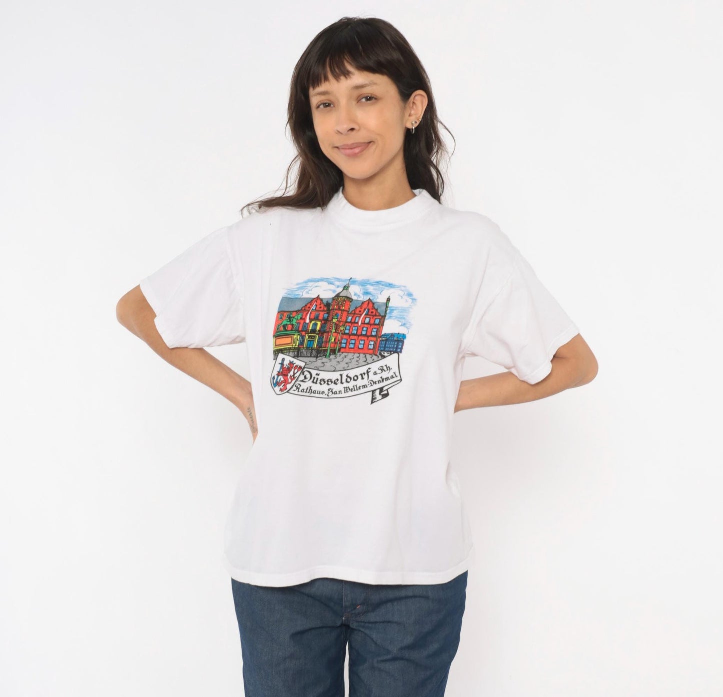 90s B & C Düsseldorf Rathaus Graphic Tee White Cotton Crew Neck Large L