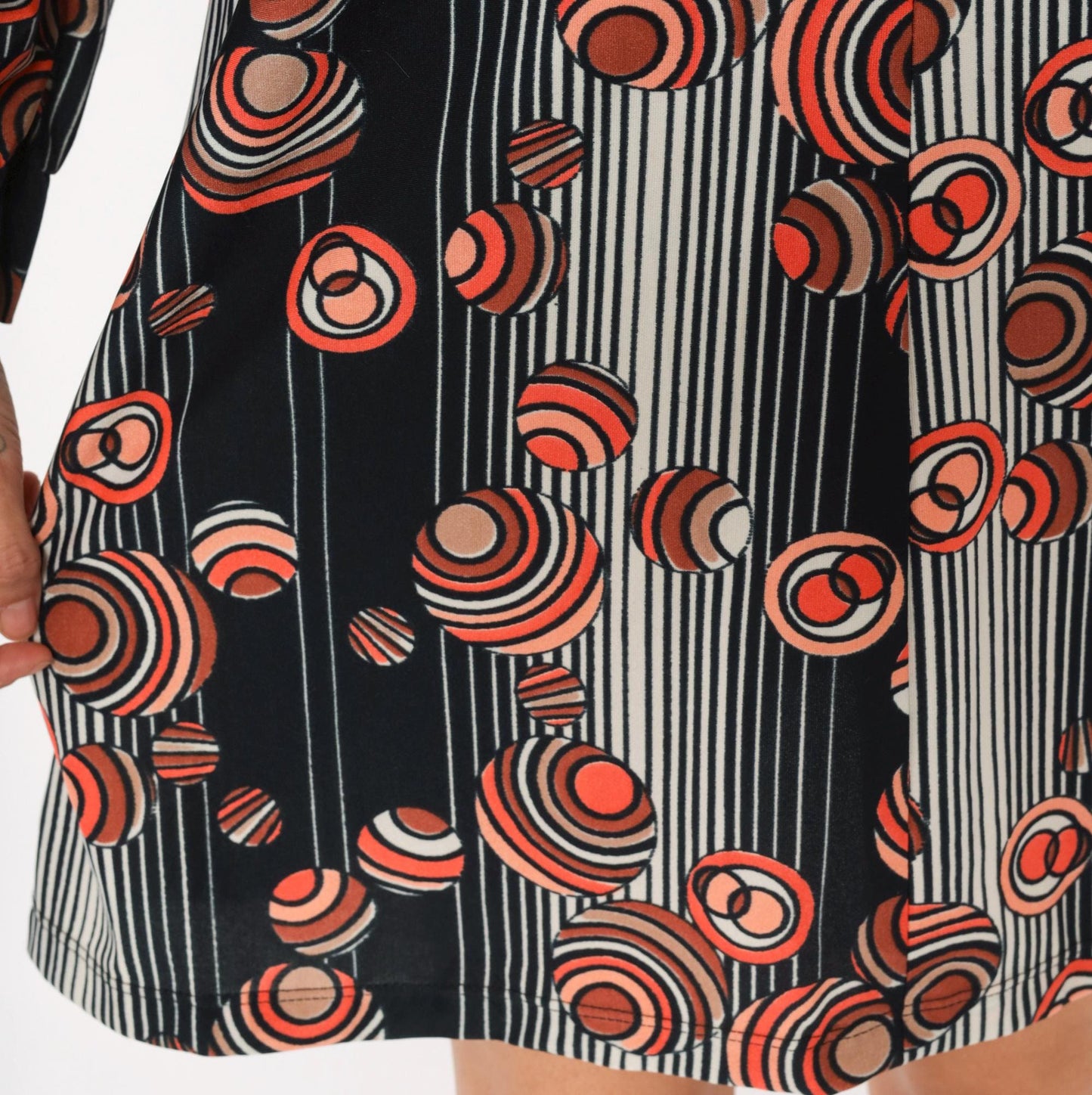 70s Geometric Circle Print Shift Dress Black Orange Pussy Bow Tie Neck Large L