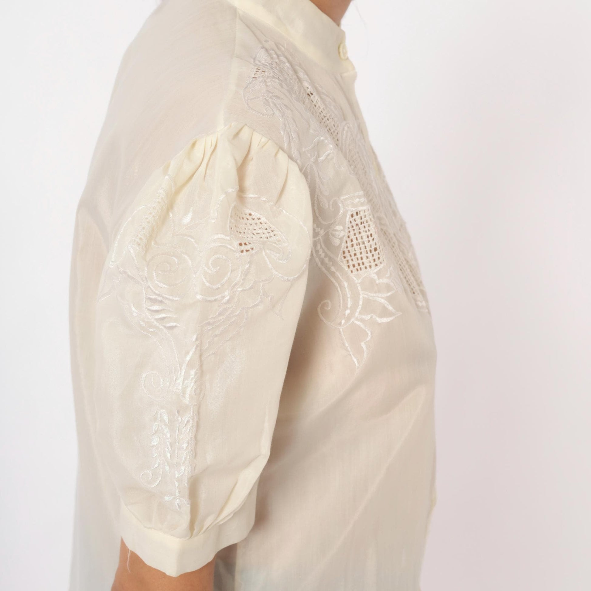 80s Cream Cutwork Embroidered Blouse Puff Sleeve Mandarin Collar Medium M