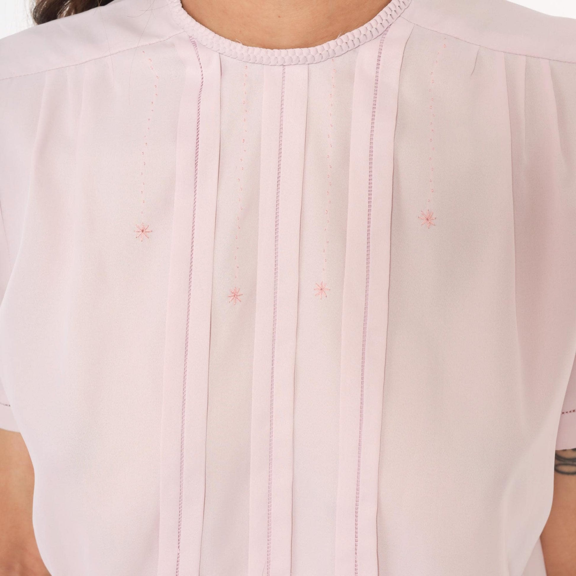 70s Mode de Paris Blush Pintuck Blouse Embroidered Star Crew Neck Medium