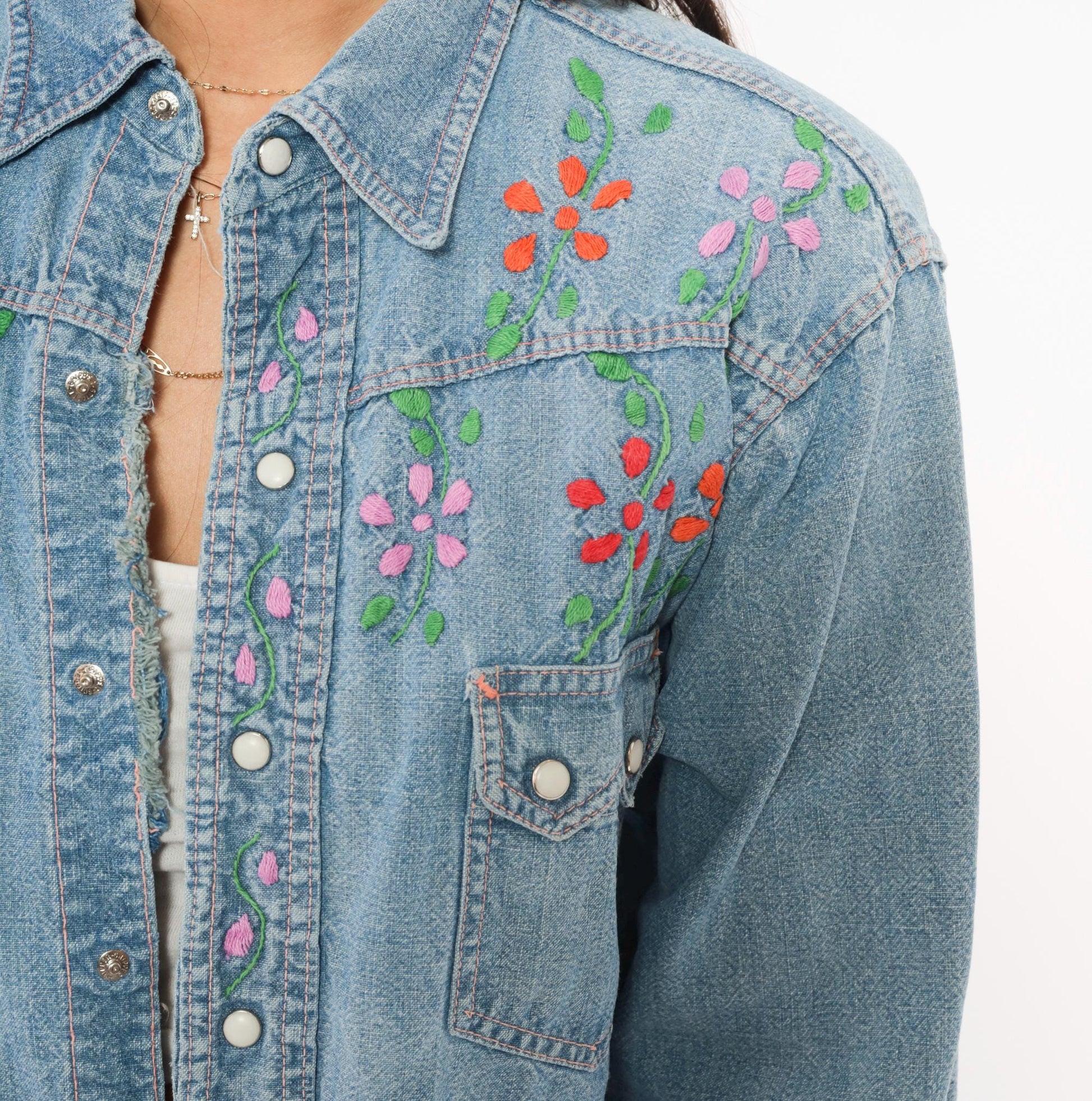 70s Light Wash Denim Western Shirt Floral Embroidered Pearl Snap Medium