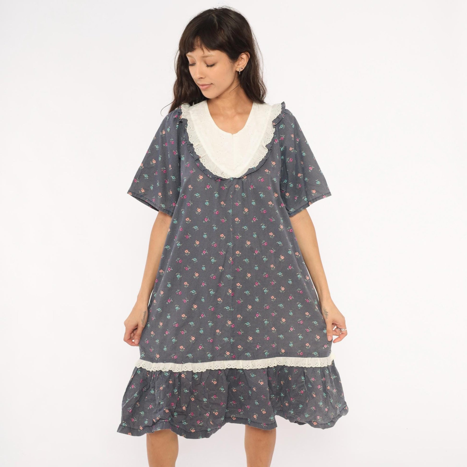 80s Slate Blue Calico Floral Eyelet Bib Prairie Dress Cotton Small