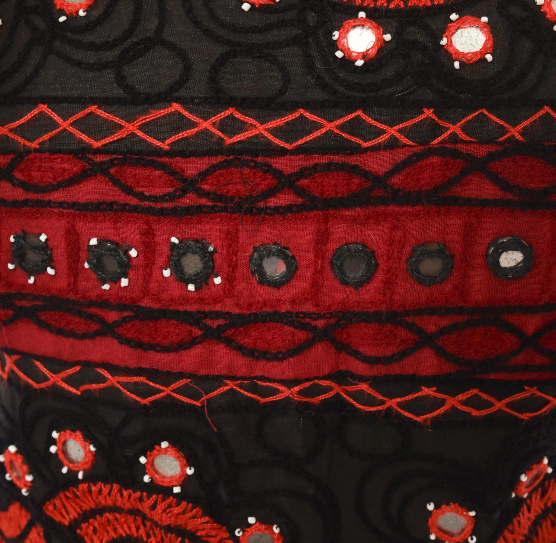 2000s Black Red Shisha Mirror Embroidered Cotton Crop Top Cap Sleeve Extra Small XS