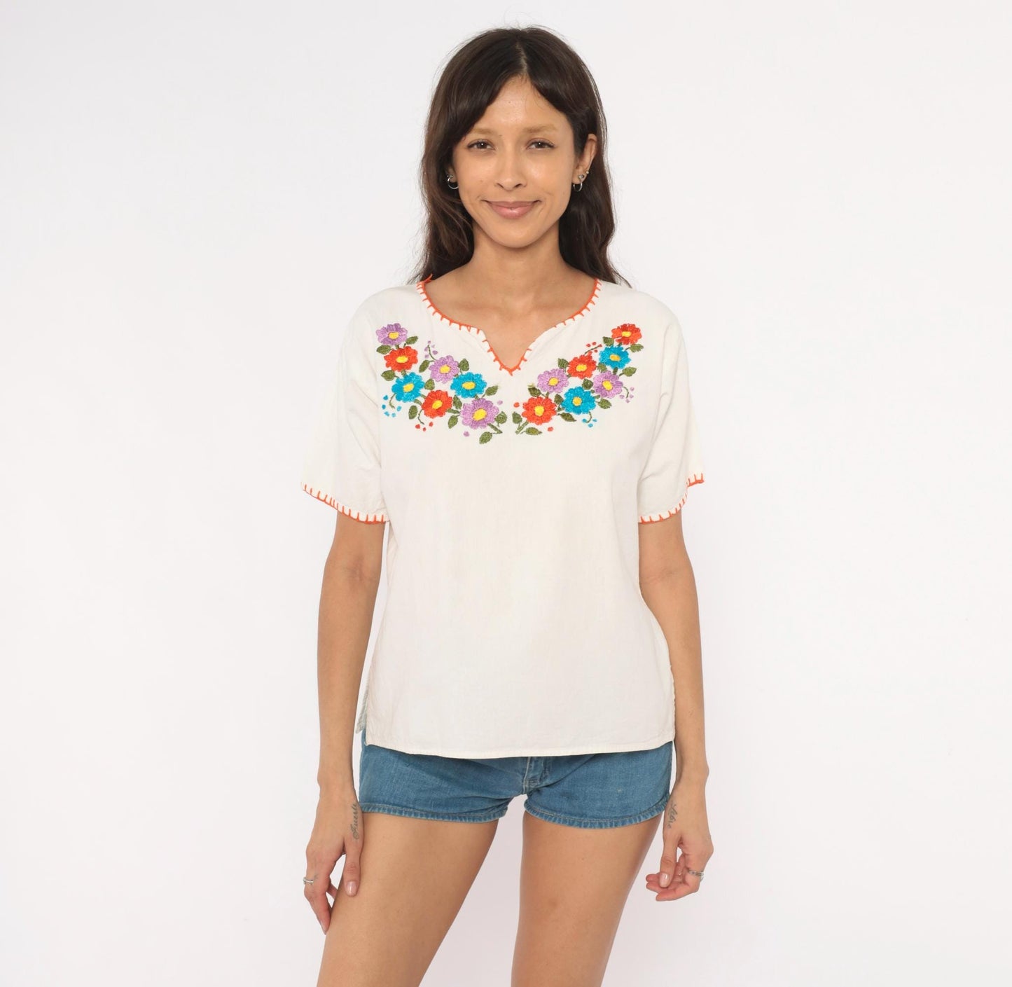 90s White Cotton Peasant Blouse Hand-Embroidered Floral V-Neck Medium M