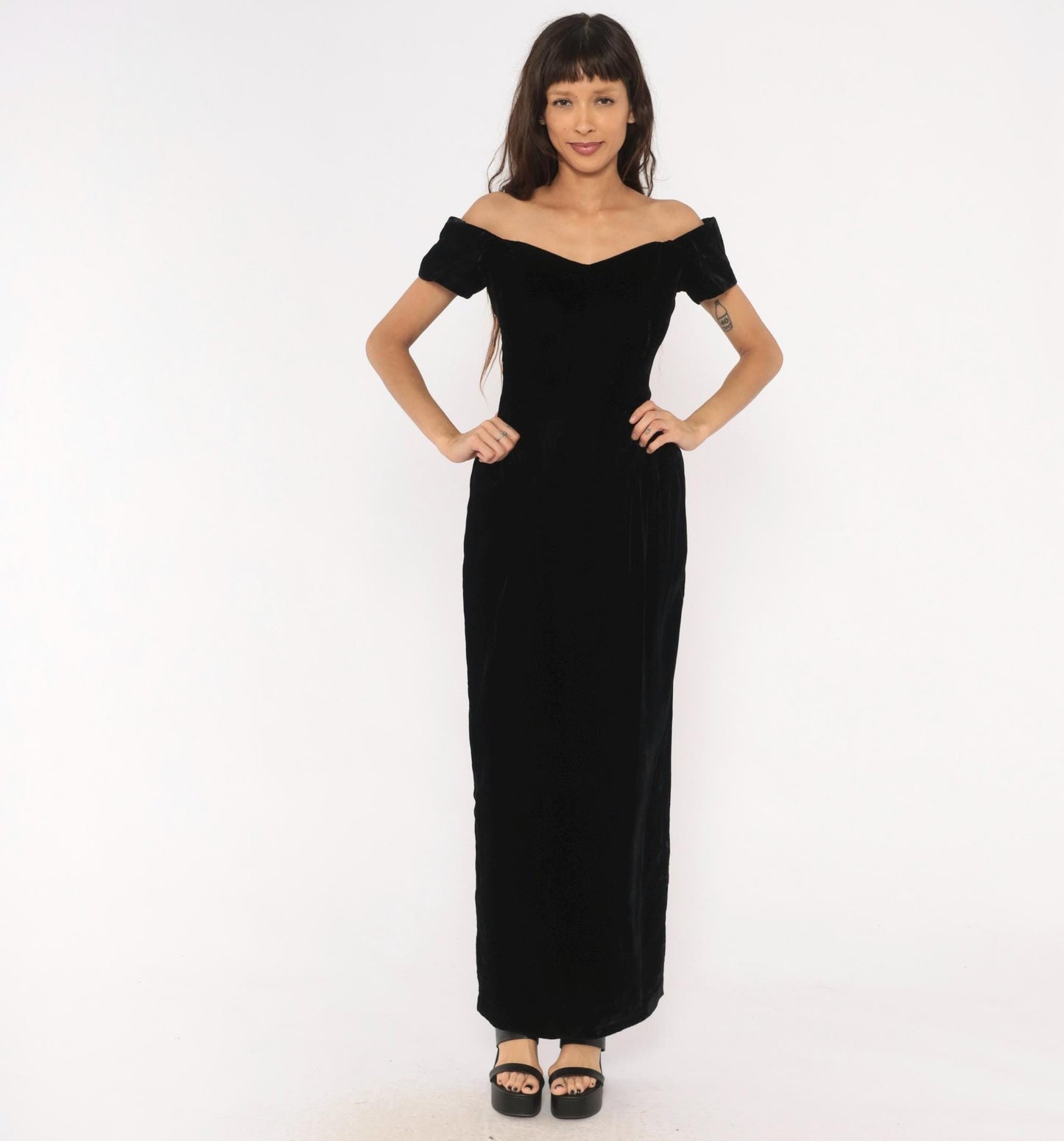 90s Black Velvet Maxi Gown Off-Shoulder Sweetheart Neckline Small S