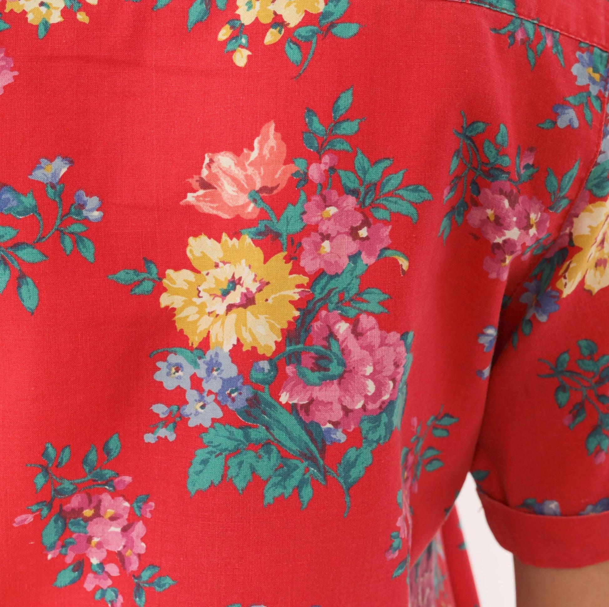 90s Bentley Arbuckle Floral Button-Up Camp Shirt Red Cotton Small