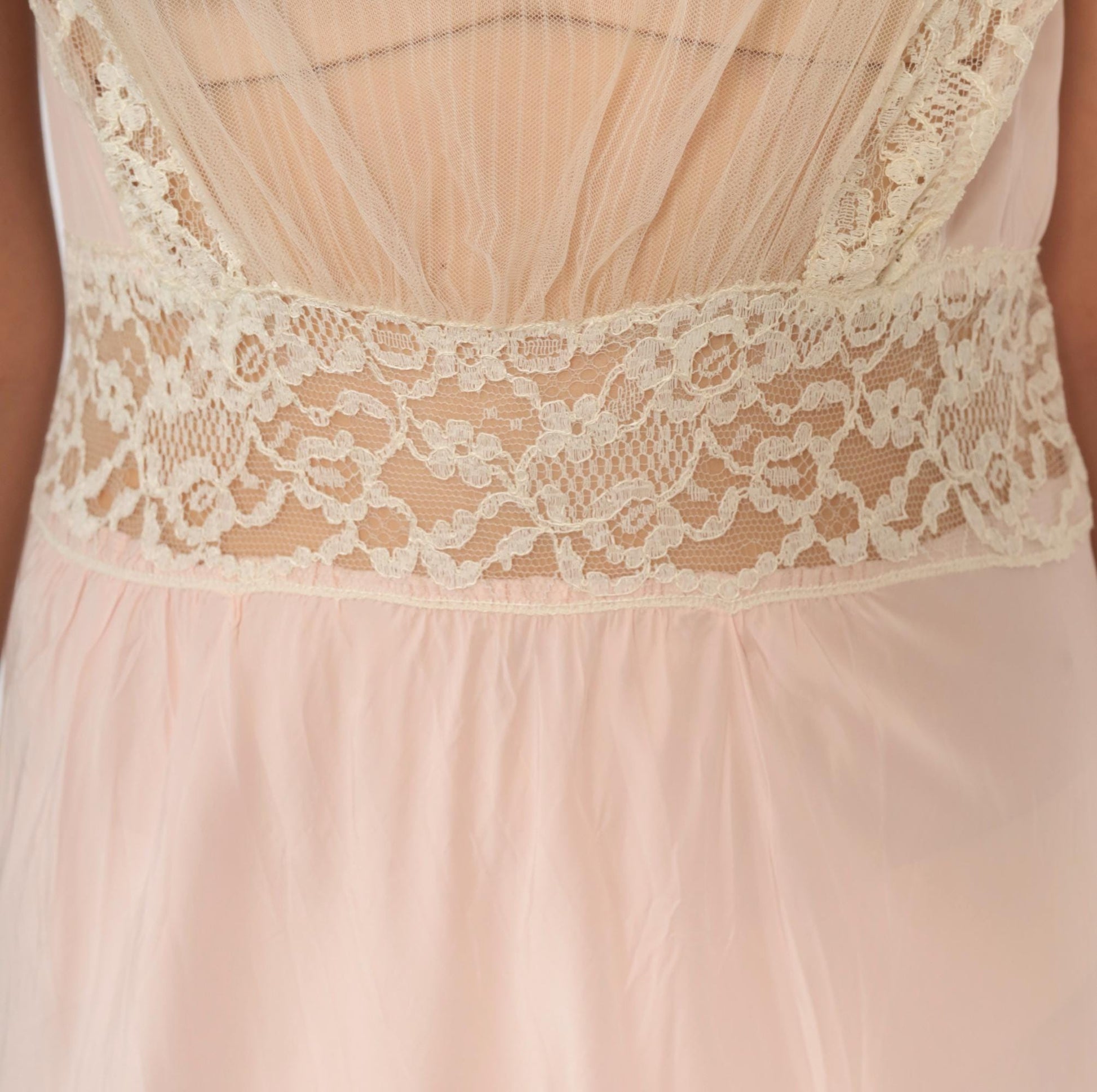 1950s Blush Pink Nylon Nightgown Maxi Slip Lace Trim Cap Sleeve Large L