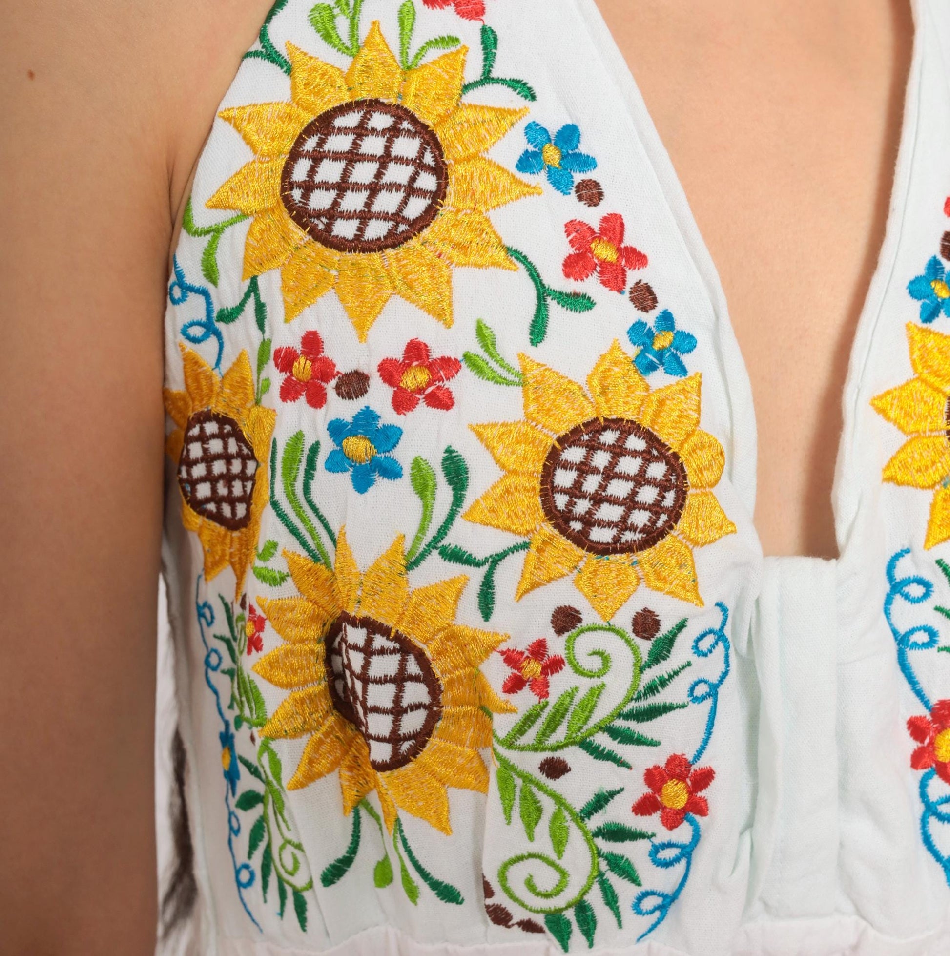 90s White Sunflower Embroidered Halter Dress Cotton Handkerchief Hem Medium