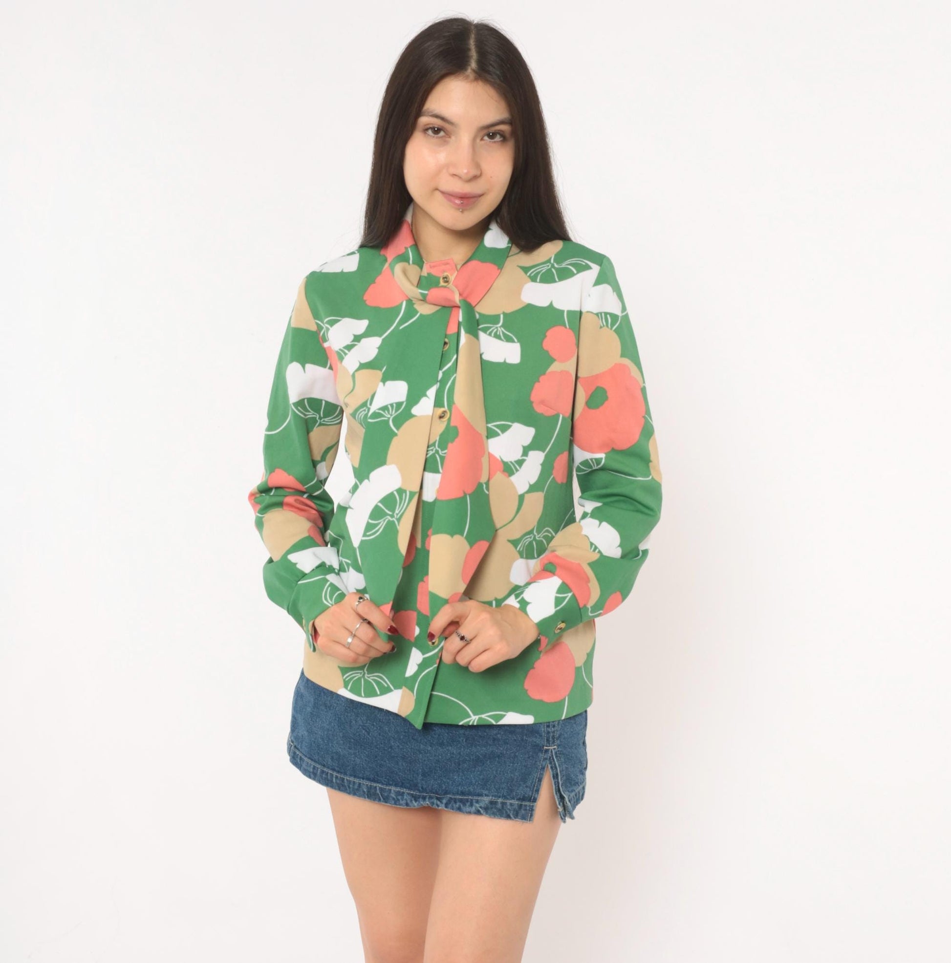 70s Lady Carol Floral Blouse Green Poppy Pussy Bow Button Front Medium