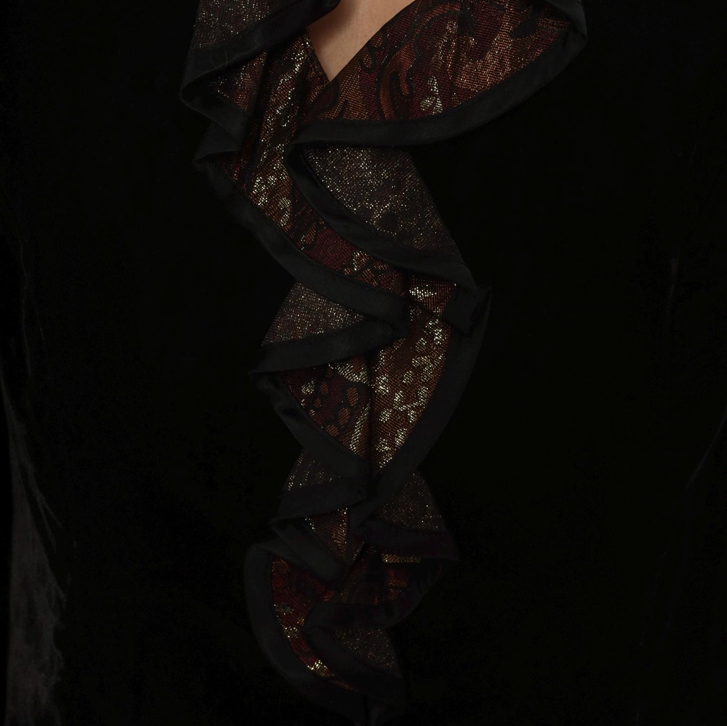90s Patra Black Velvet Blazer Burgundy Gold Brocade Ruffle Collar Large L