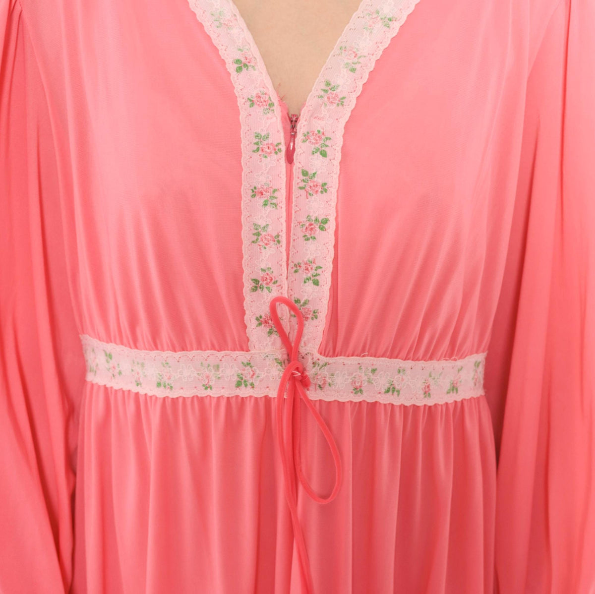 70s Coral Pink Maxi Robe Floral Lace Trim V-Neck Balloon Sleeve Large L