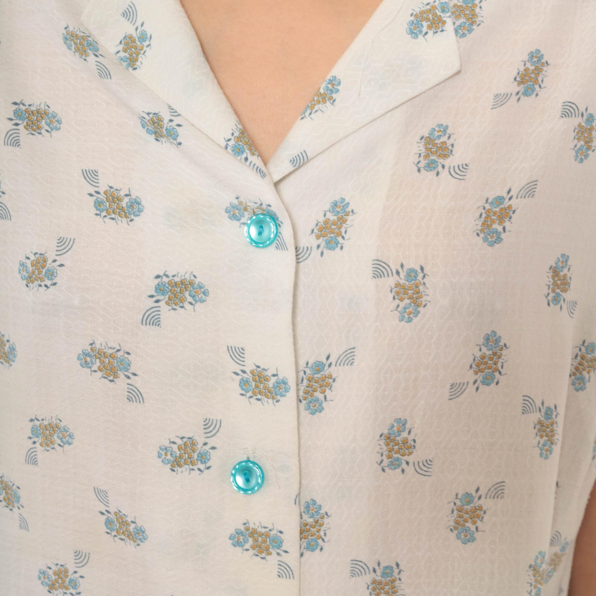 70s White Floral Camp Collar Shirt Cotton Blue Ditsy Print Large L