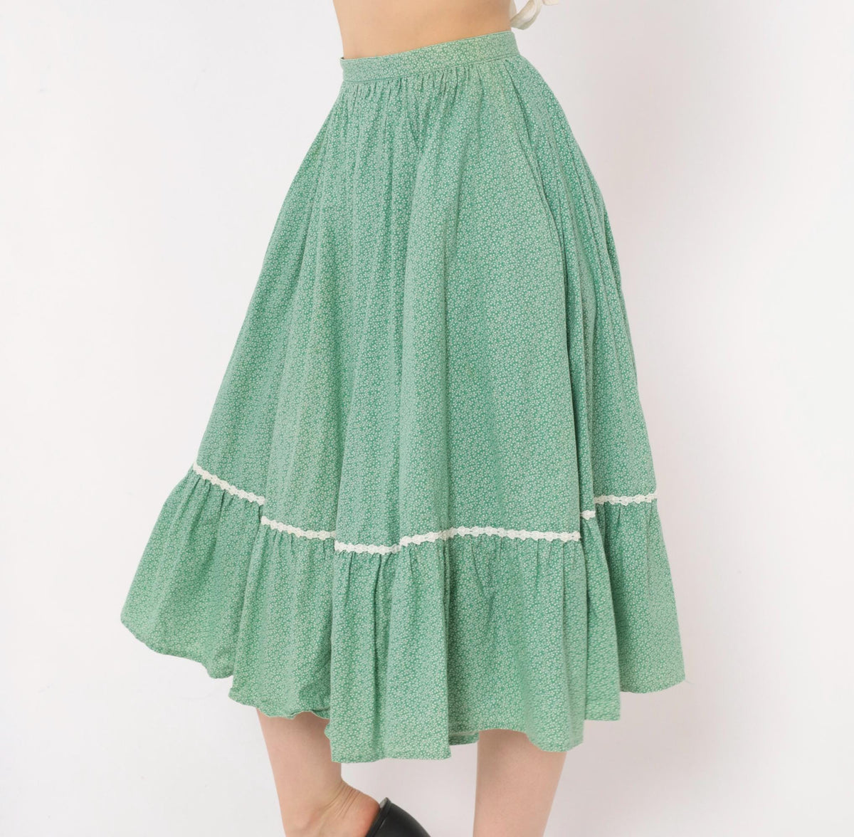 80s Green Ditsy Floral Skirt Cotton Knee-Length Full Circle Gathered Pockets XS