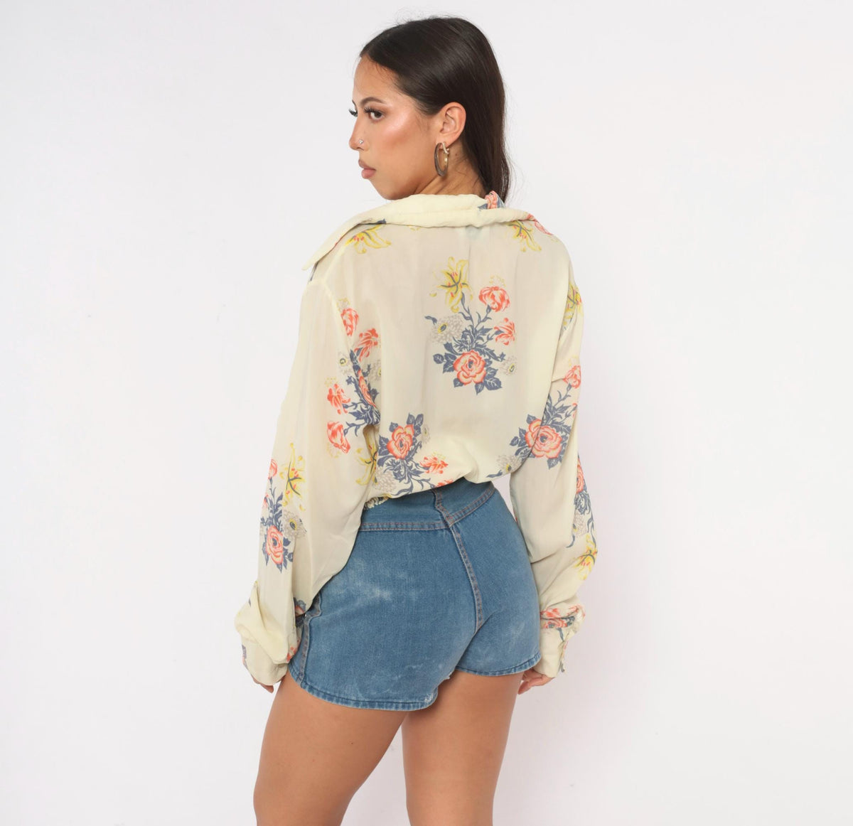 70s Cream Floral Blouse Pointed Collar Button Front Smocked Waist Medium
