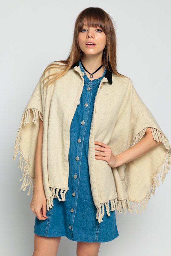 1980s Cream Knit Cape Coat Black Collar Fringe Trim One Size