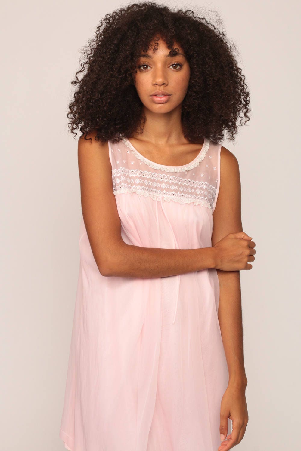 70s Baby Pink Nylon Babydoll Nightgown Lace Trim Mini Slip Dress Small