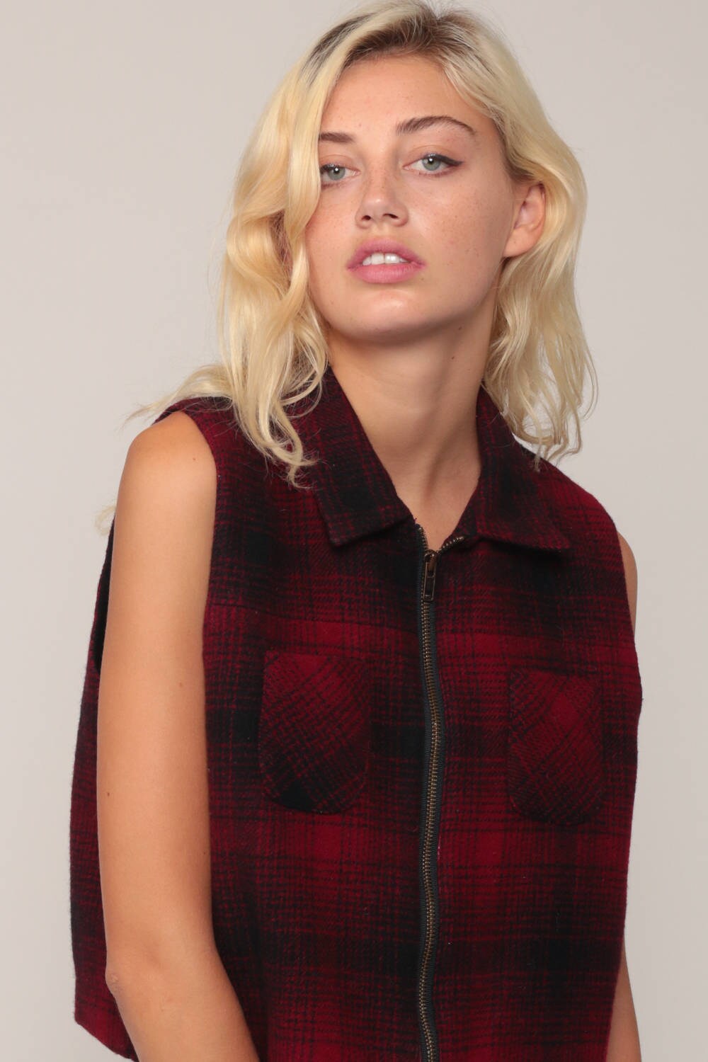 90s Black Red Plaid Wool Vest Zip-Up Sleeveless Medium