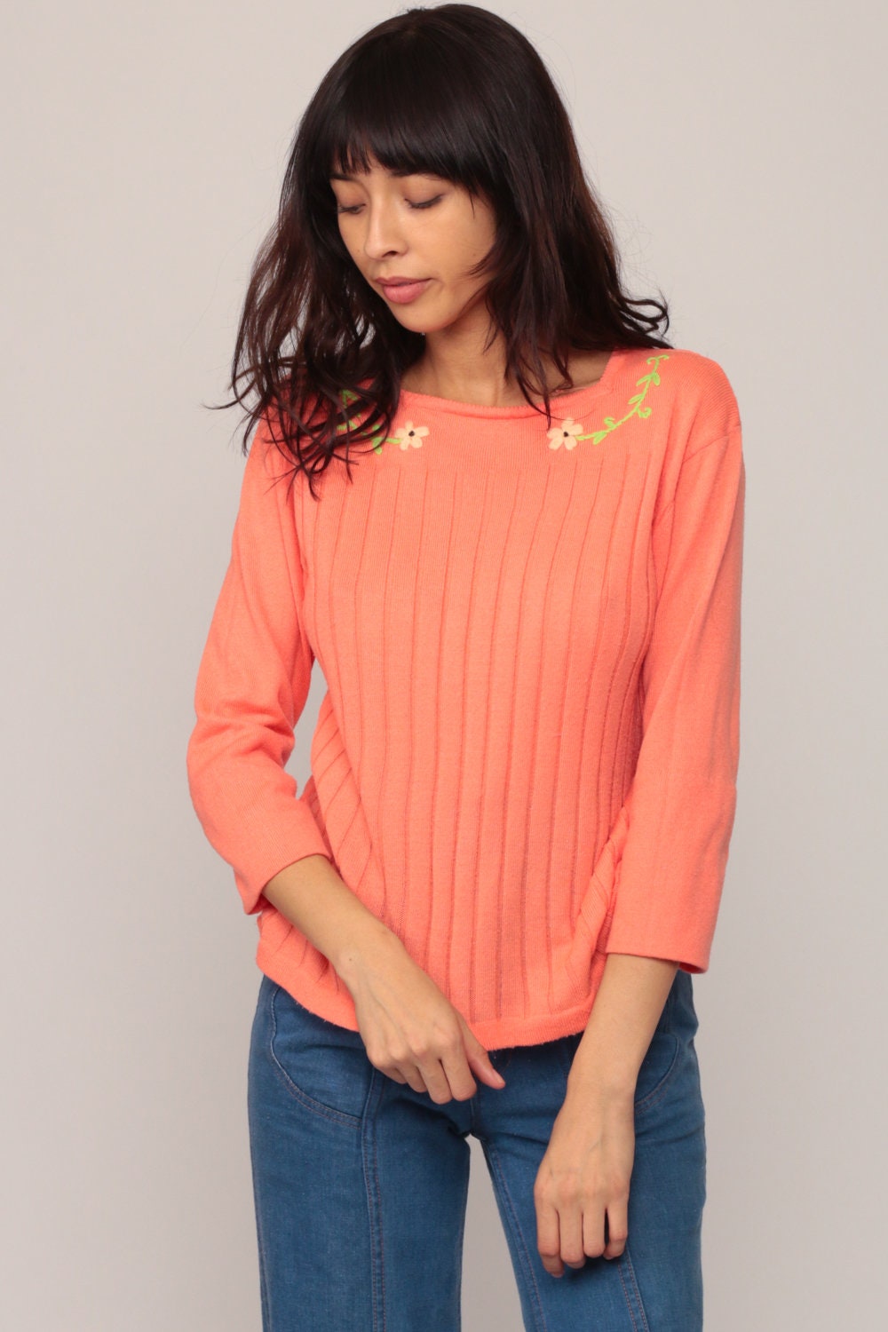 70s Floral Embroidered Peach Knit Sweater Pullover Medium Large