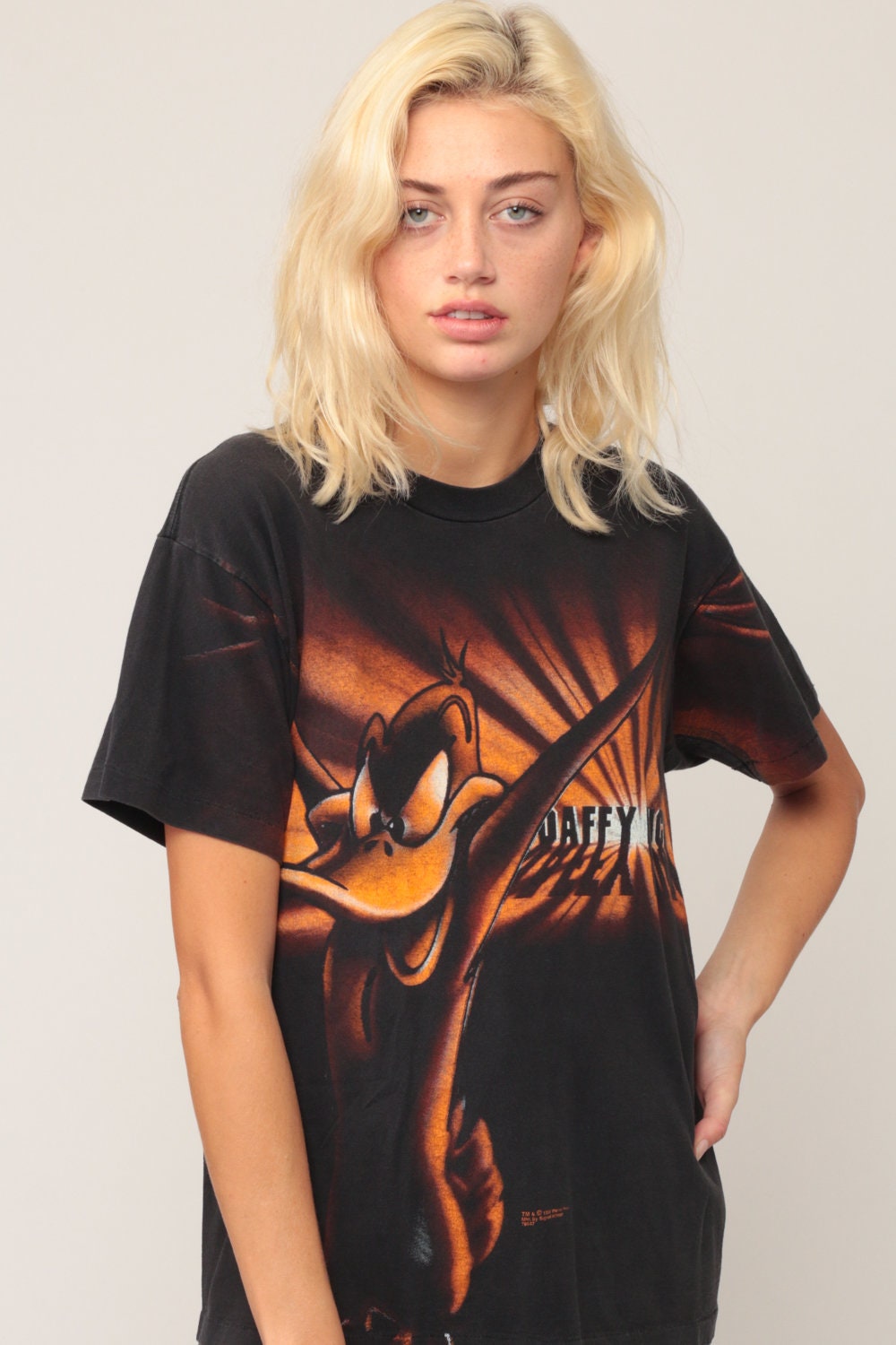 90s Daffy Duck Looney Tunes Graphic T-Shirt Unisex Cotton Medium