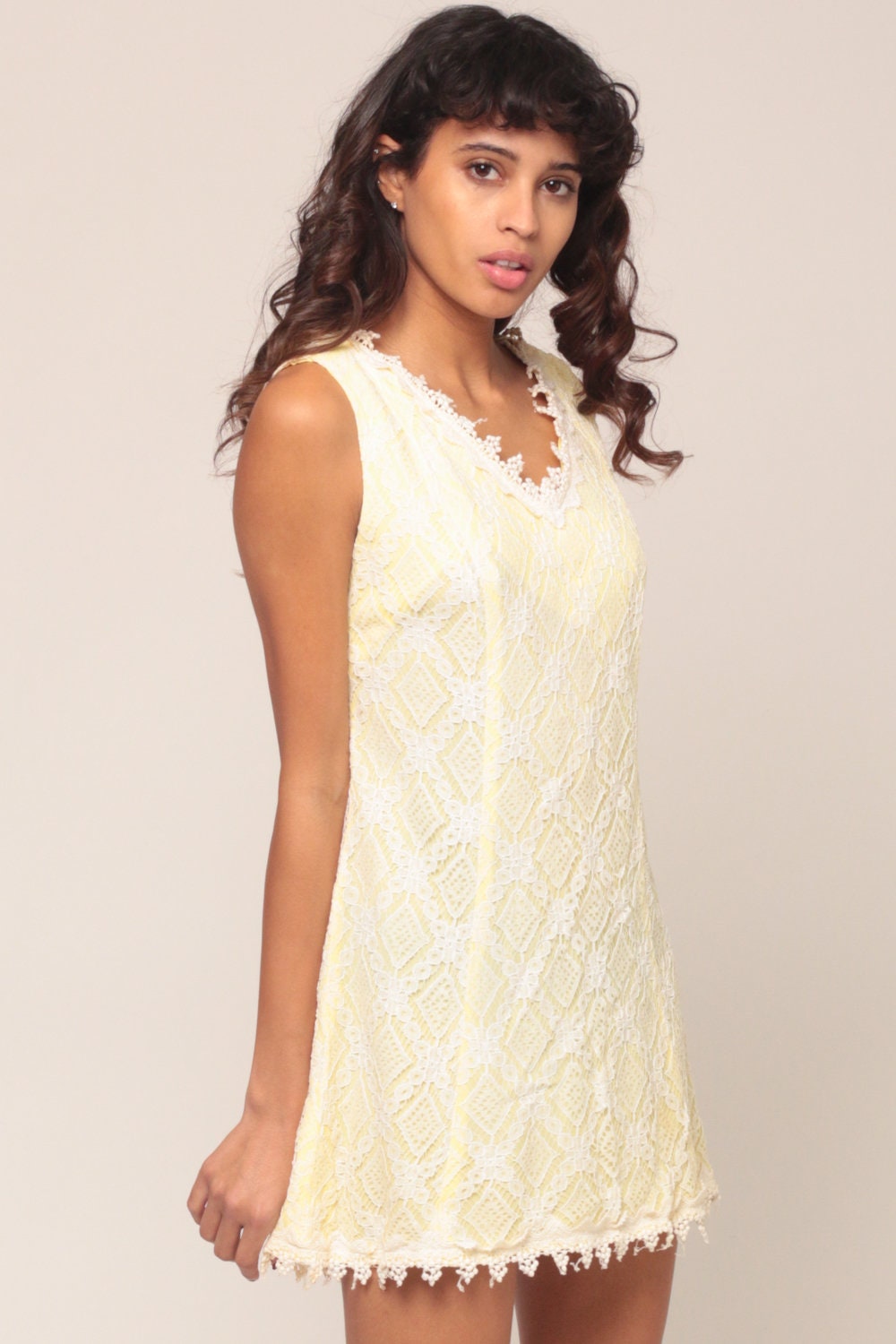 70s Yellow White Lace Cutout Shift Dress Sleeveless Micro Mini Small