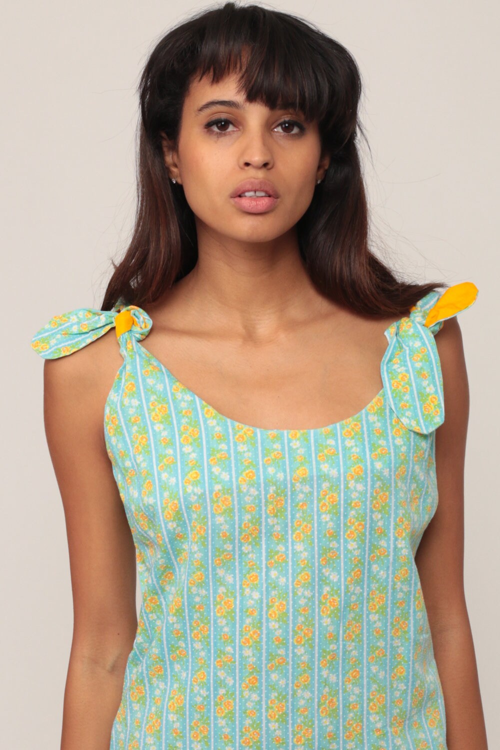 70s Floral Tank Top Blue Cotton Blend Mod Sleeveless Shirt Medium Large