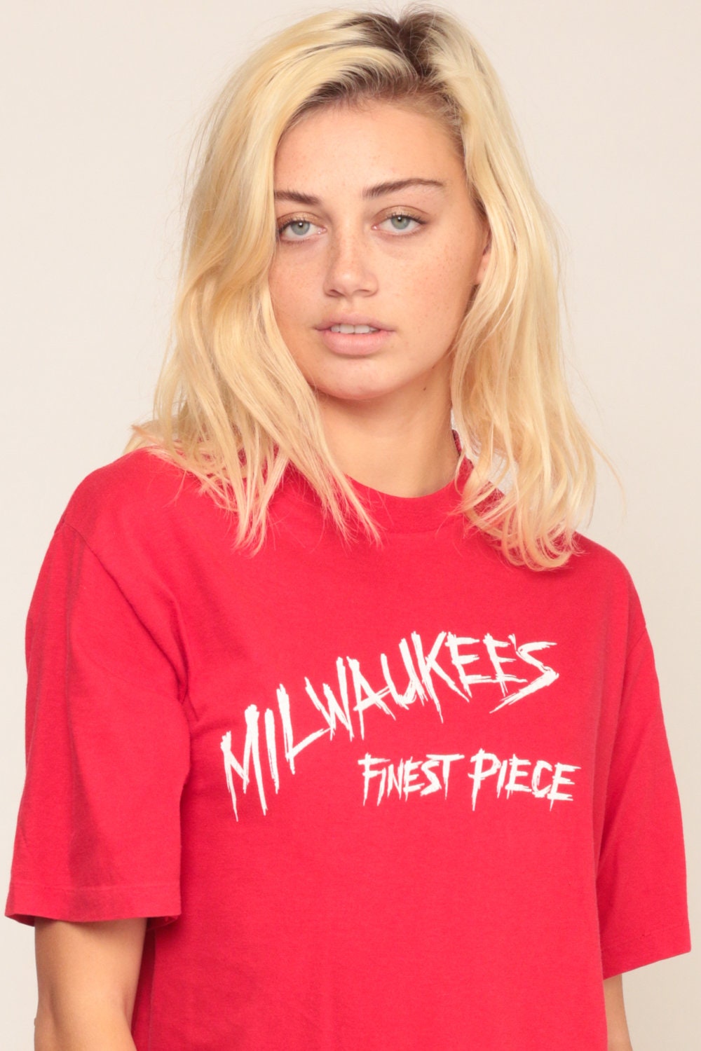 80s Bally's Tom Foolery Milwaukee's Finest Piece Pizza Graphic T-Shirt Red Medium Large