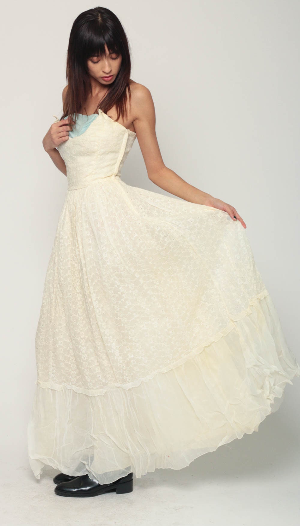 1960s Cream Eyelet Lace Strapless Maxi Dress Shelf Bust Extra Small