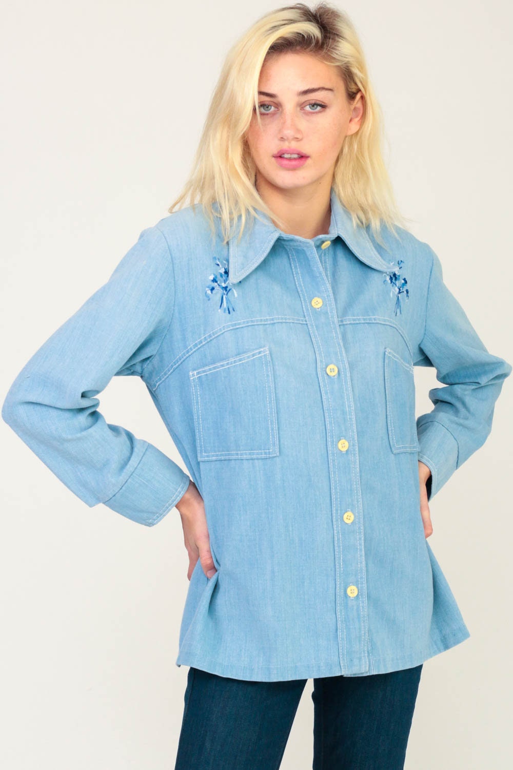 70s Blue Denim Shirt Embroidered Bee Floral Button Up Long Sleeve Medium Large
