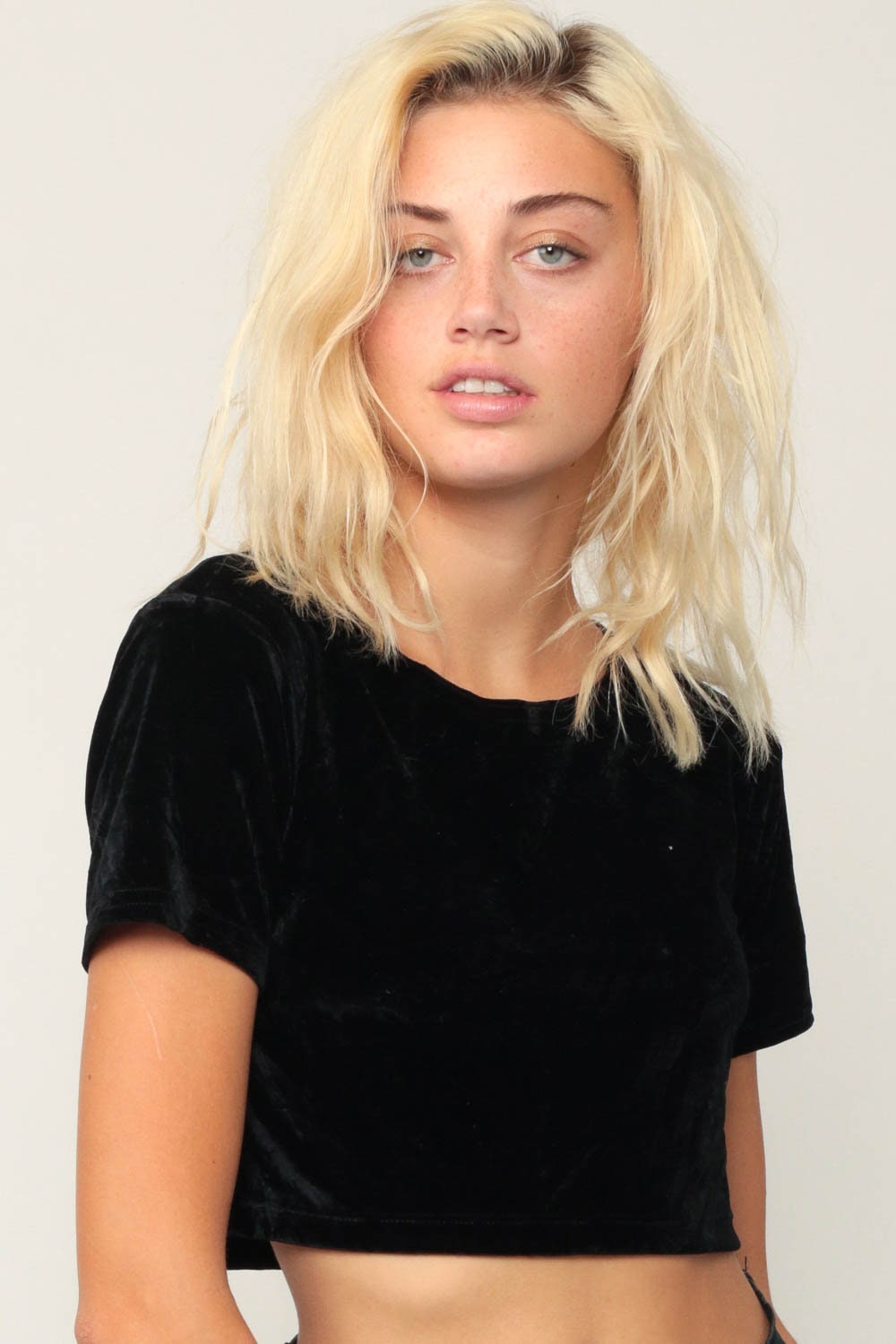 90s Black Velvet Crop Top Short Sleeve Blouse Extra Small