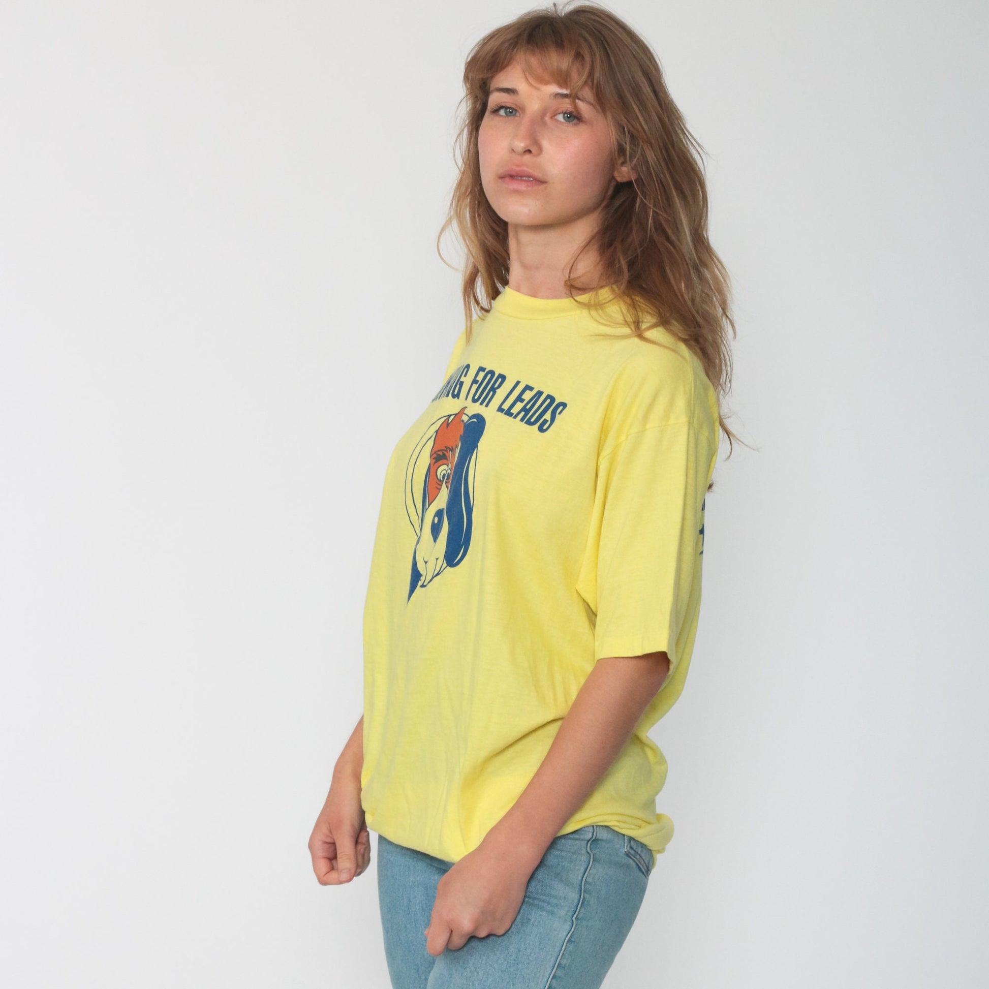 80s Dog Pun Graphic T-Shirt Looking For Leads Yellow Unisex Medium