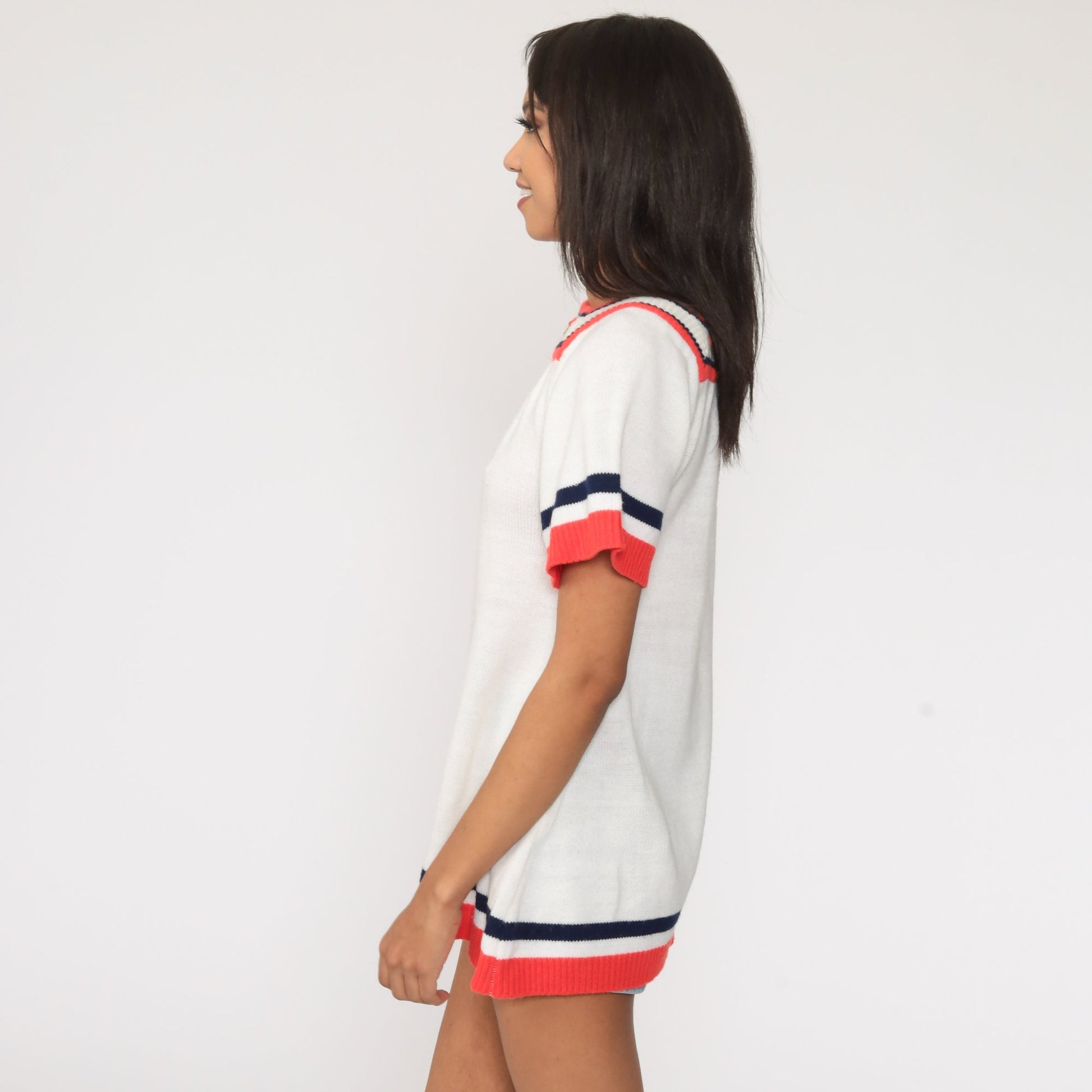 70s Floral Embroidered Knit Top White Red Short Sleeve Small